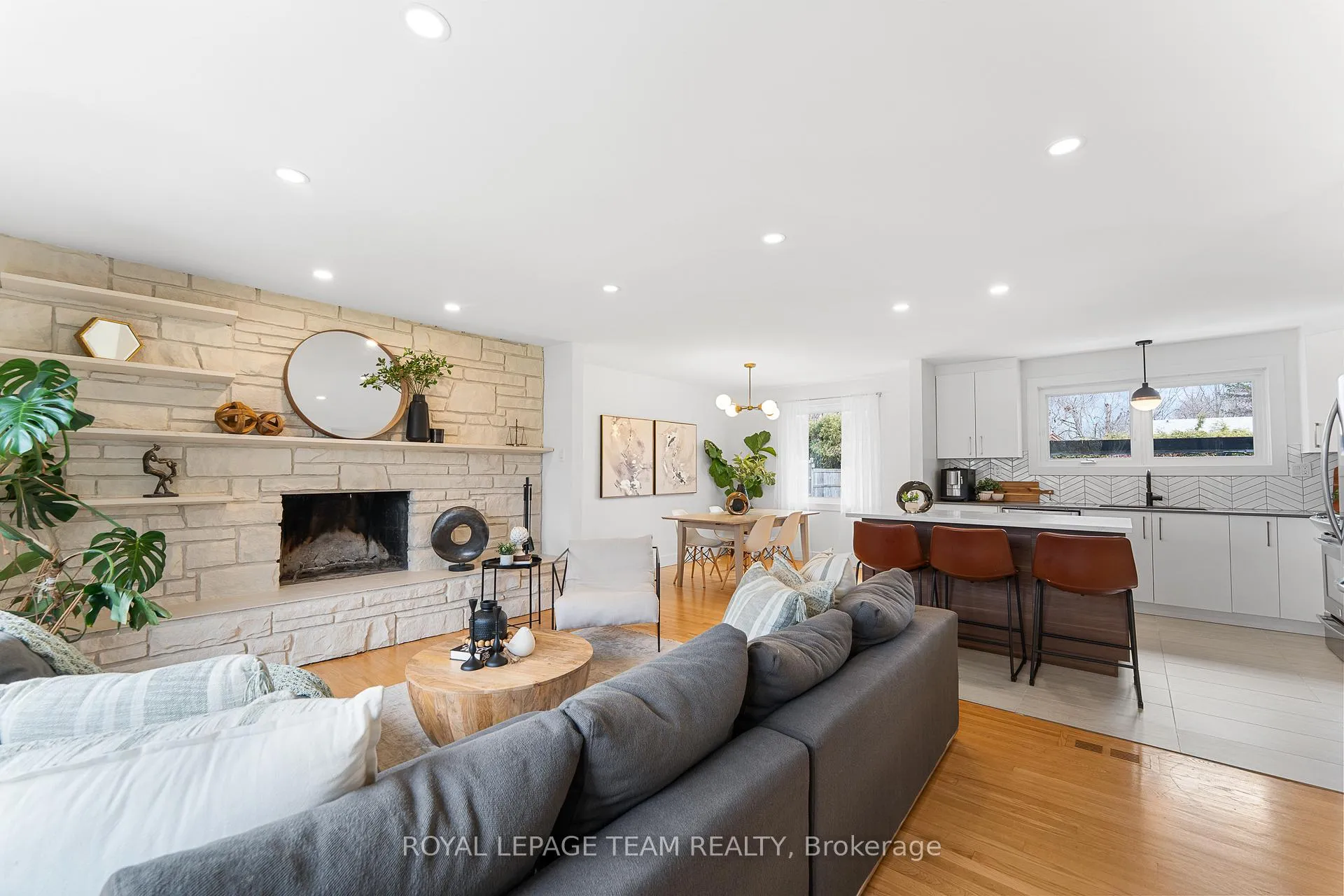 Photo 8 of 62 Crystal Beach Drive, Ottawa, Crystal Beach — HOMEH