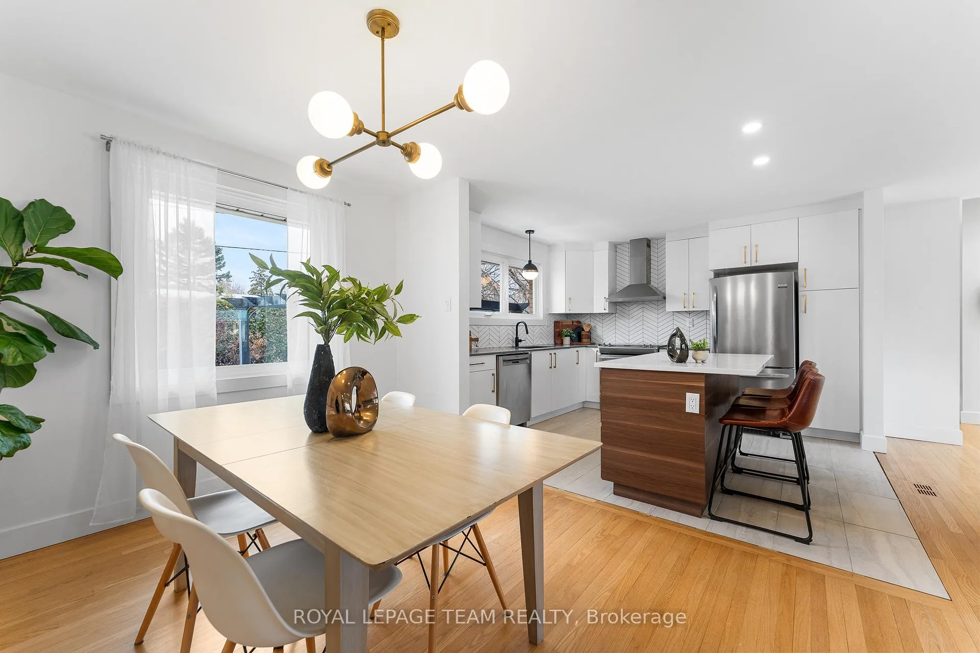 Photo 10 of 62 Crystal Beach Drive, Ottawa, Crystal Beach — HOMEH
