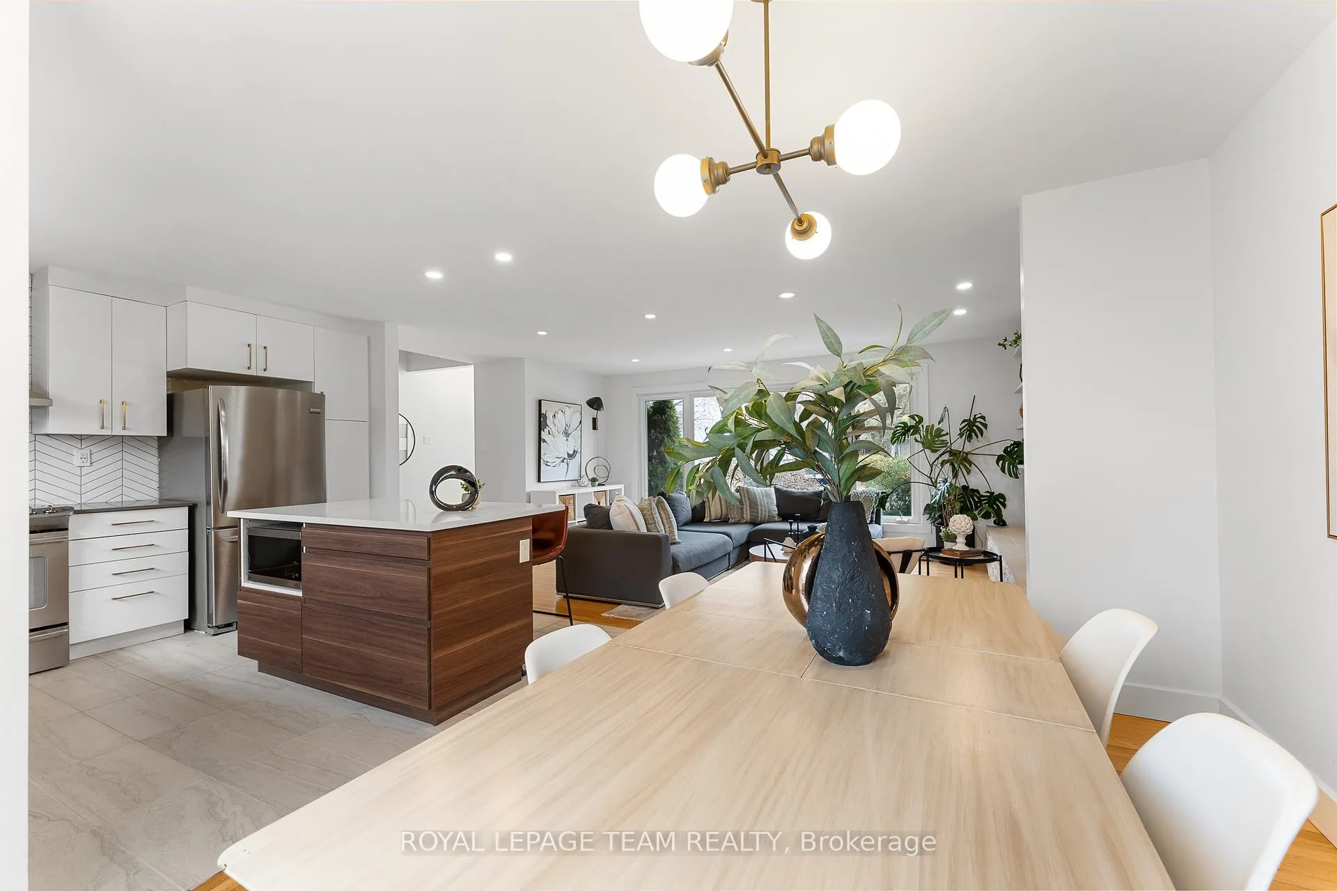 Photo 11 of 62 Crystal Beach Drive, Ottawa, Crystal Beach — HOMEH