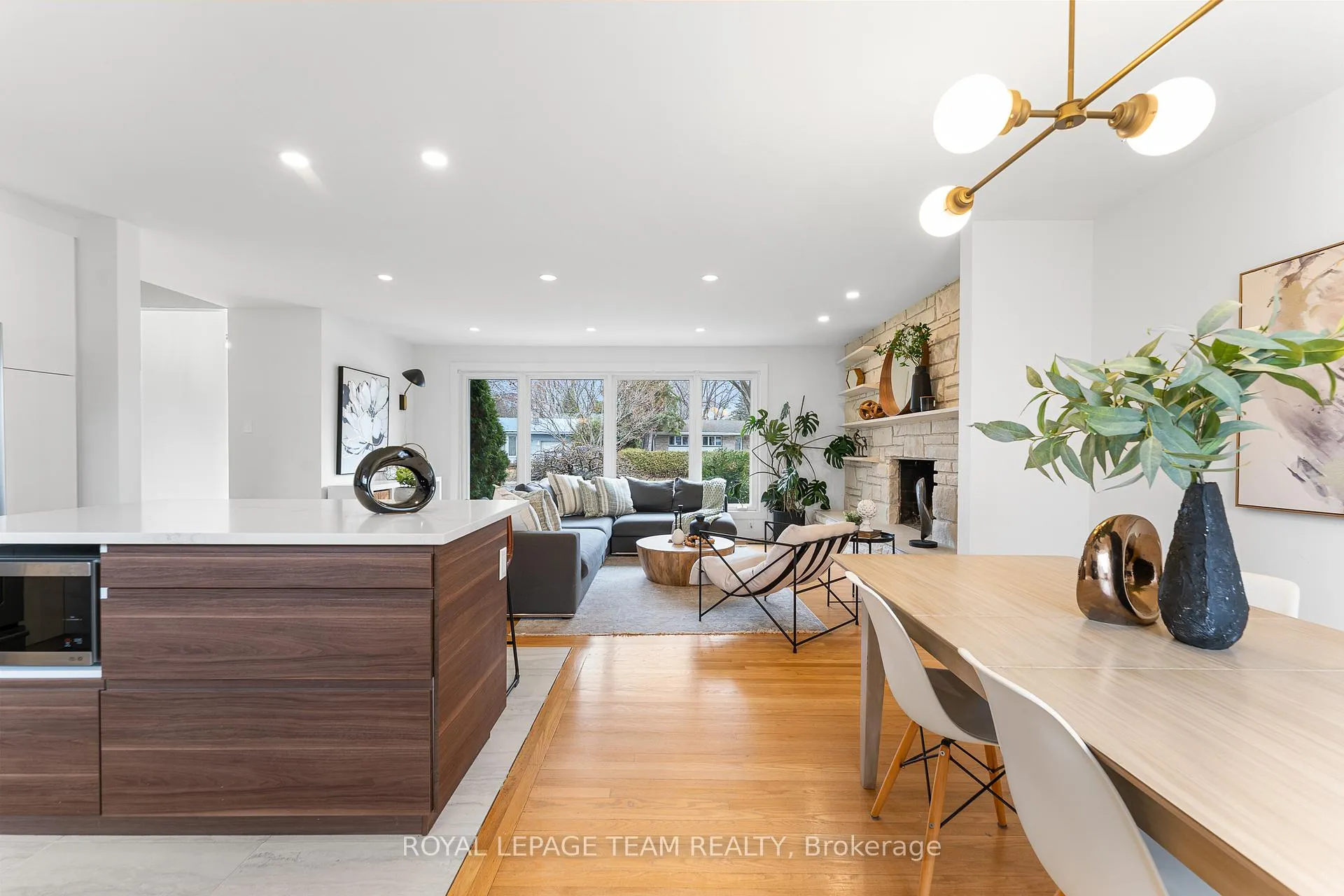 Photo 12 of 62 Crystal Beach Drive, Ottawa, Crystal Beach — HOMEH