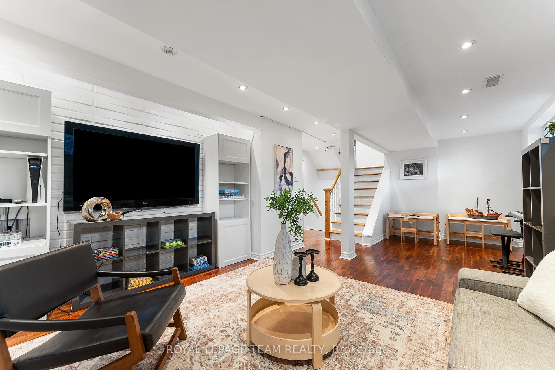 Photo 32 of 62 Crystal Beach Drive, Ottawa, Crystal Beach — HOMEH