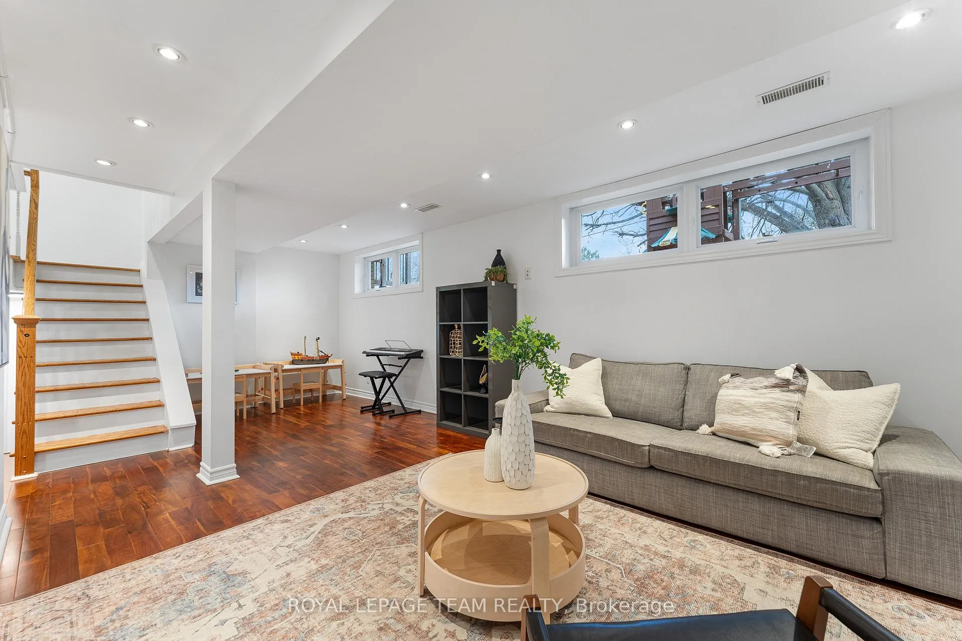 Photo 33 of 62 Crystal Beach Drive, Ottawa, Crystal Beach — HOMEH