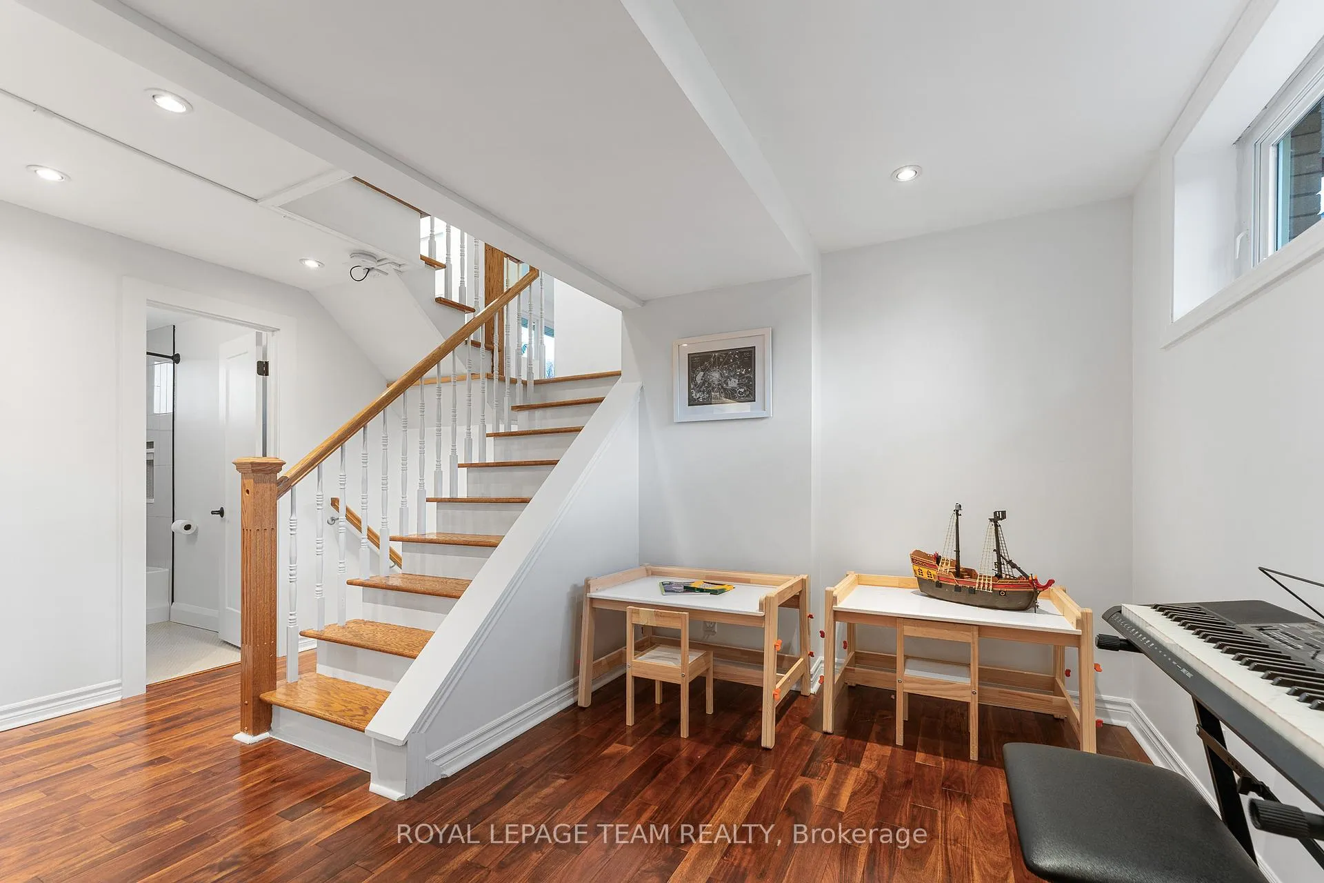 Photo 34 of 62 Crystal Beach Drive, Ottawa, Crystal Beach — HOMEH