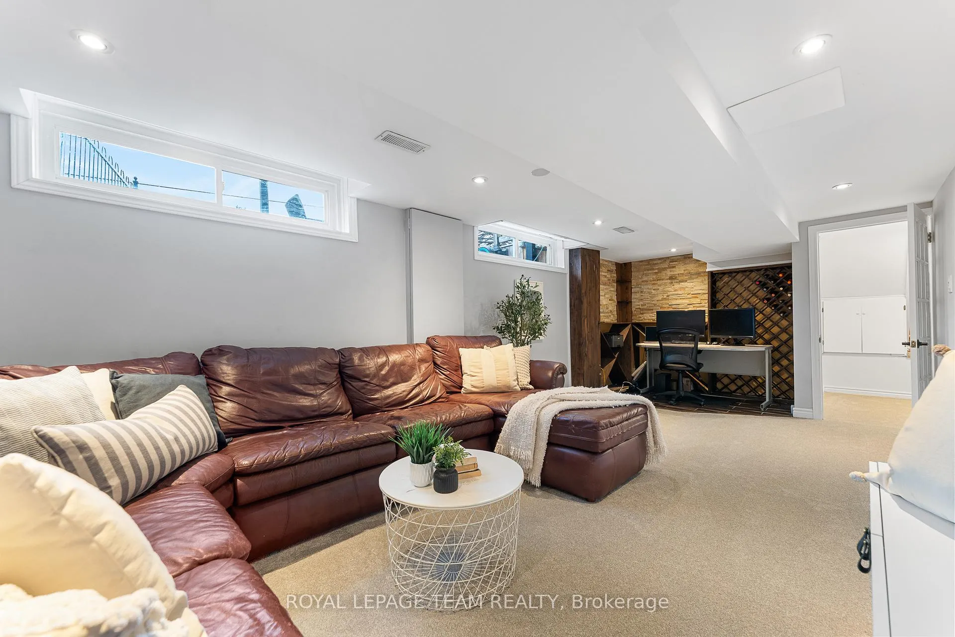 Photo 38 of 62 Crystal Beach Drive, Ottawa, Crystal Beach — HOMEH