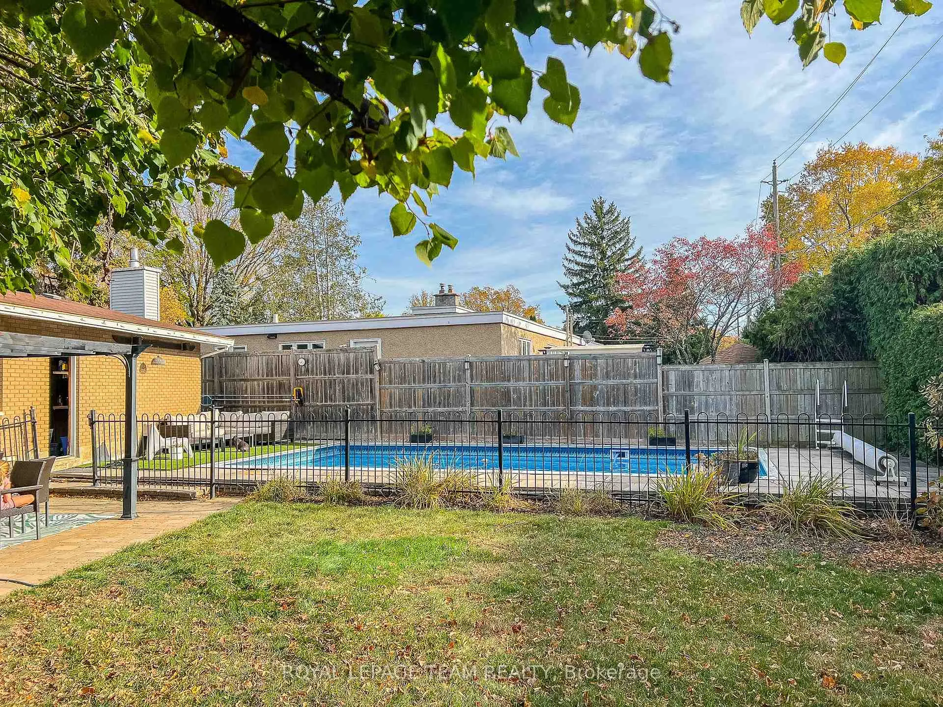 Photo 41 of 62 Crystal Beach Drive, Ottawa, Crystal Beach — HOMEH