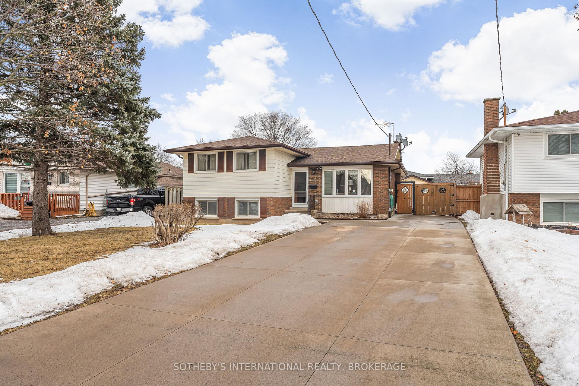 Front of 4 Huntley Crescent