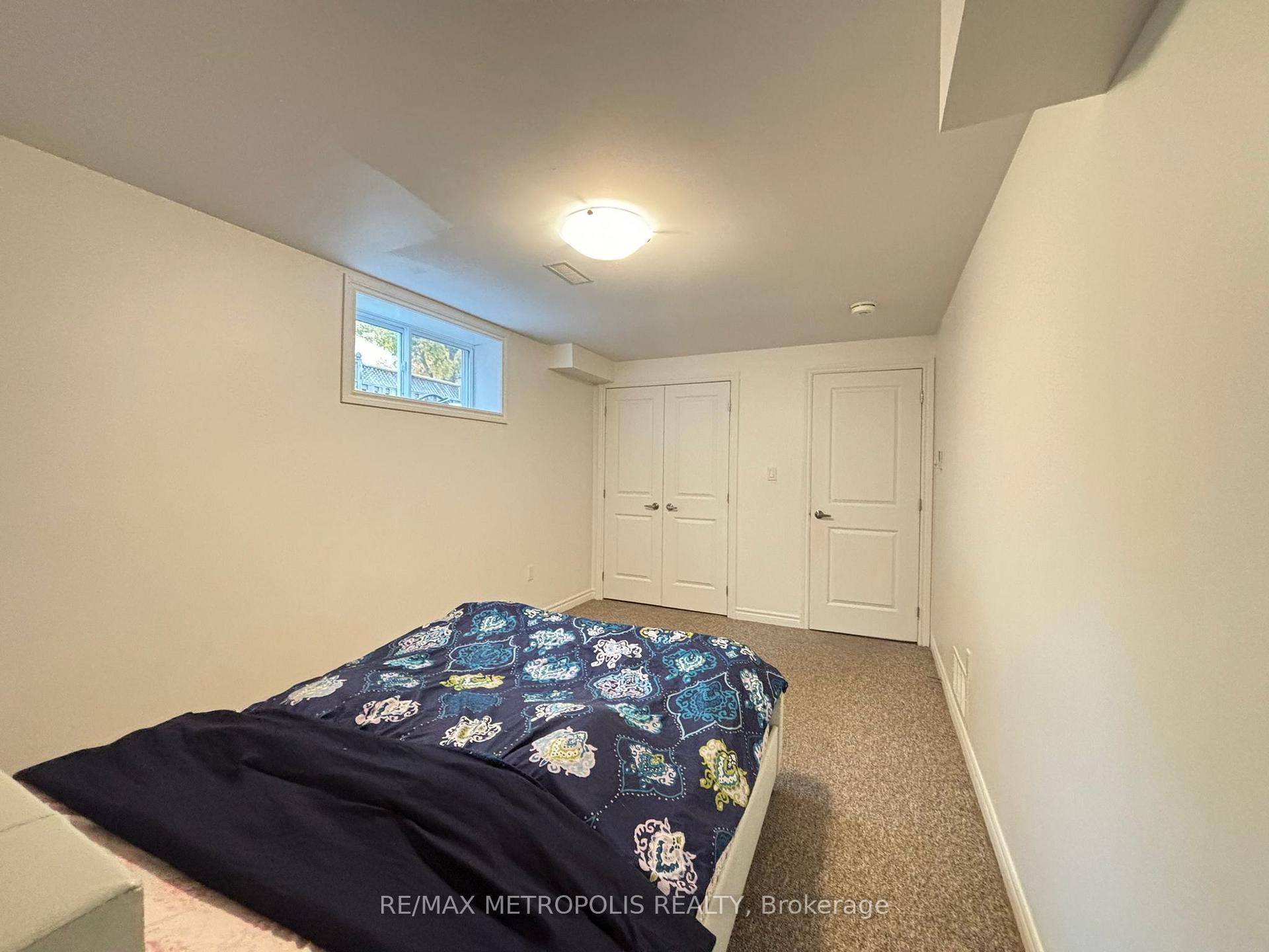 Photo 37 of 41 Assiniboine Drive, Barrie, Holly — HOMEH