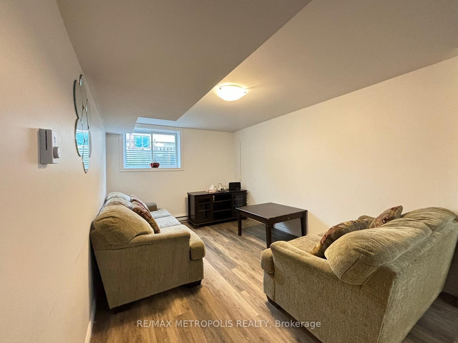 Photo 16 of 41 Assiniboine Drive, Barrie, Holly — HOMEH