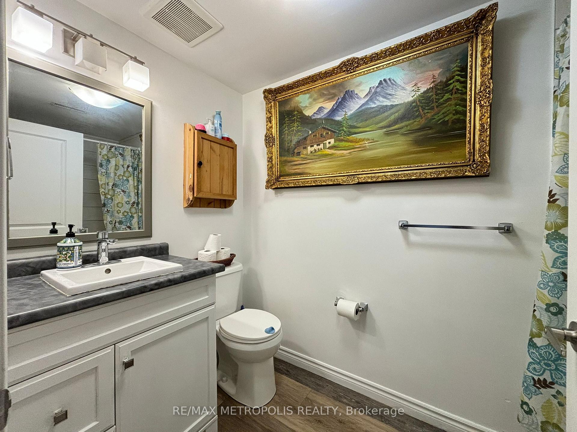 Photo 19 of 41 Assiniboine Drive, Barrie, Holly — HOMEH