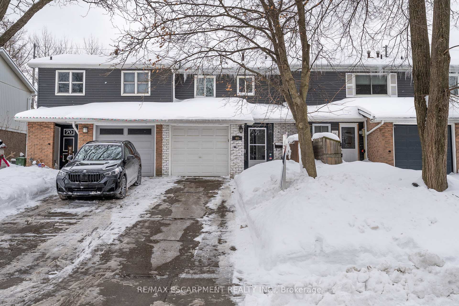 Front of 68 Gledhill Crescent
