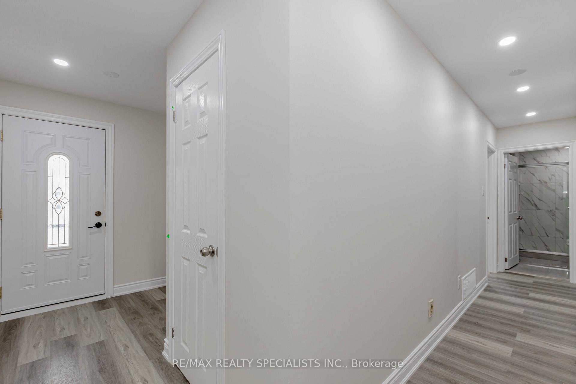 Photo 22 of 35 Addington Crescent, Brampton, Avondale — HOMEH