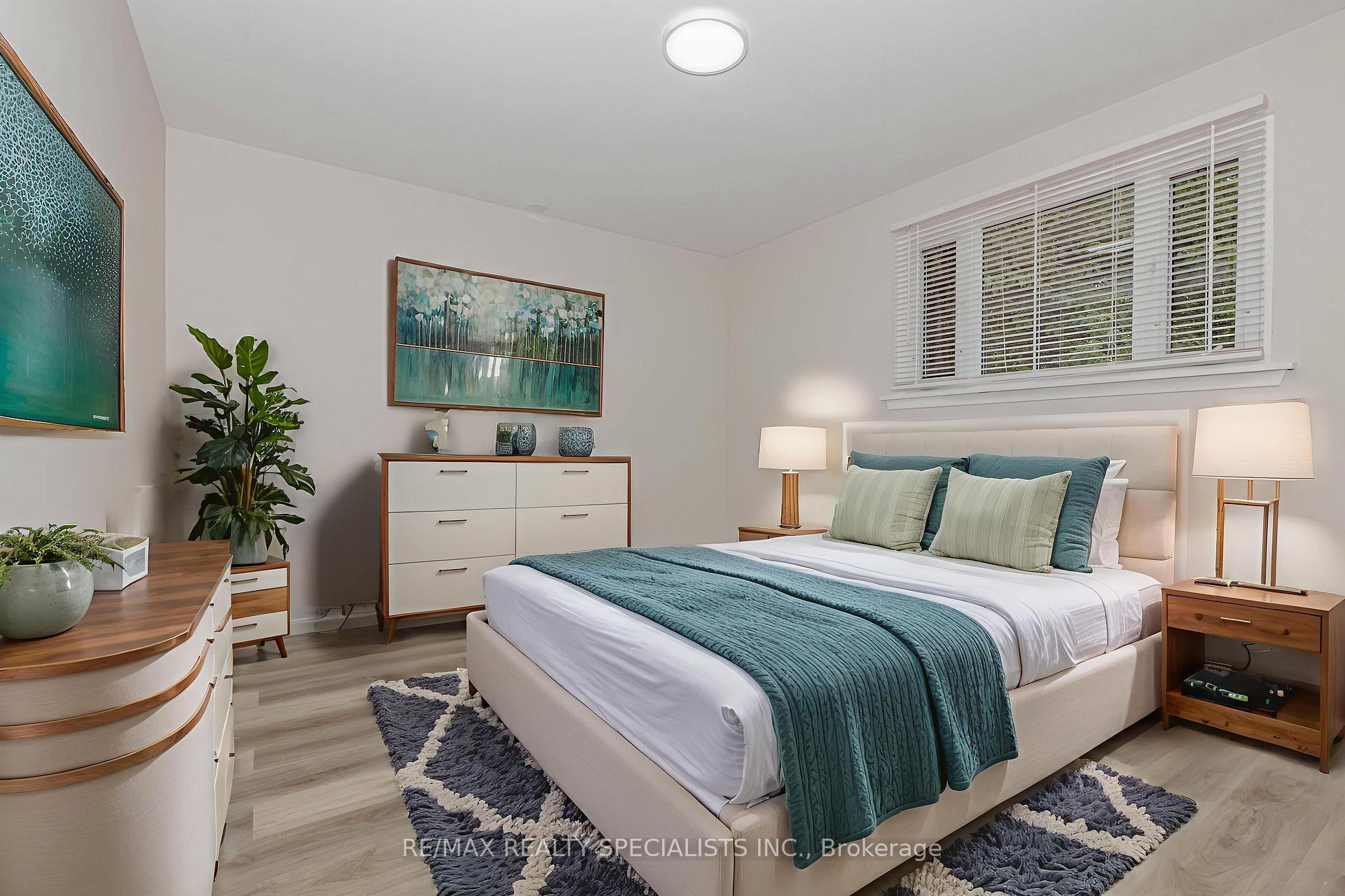 Photo 12 of 35 Addington Crescent, Brampton, Avondale — HOMEH