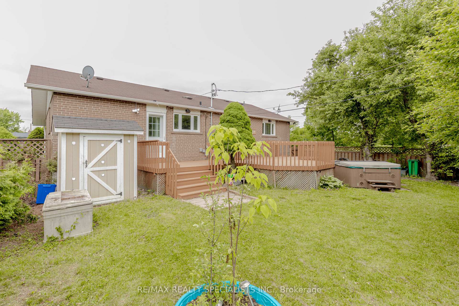 Photo 16 of 35 Addington Crescent, Brampton, Avondale — HOMEH