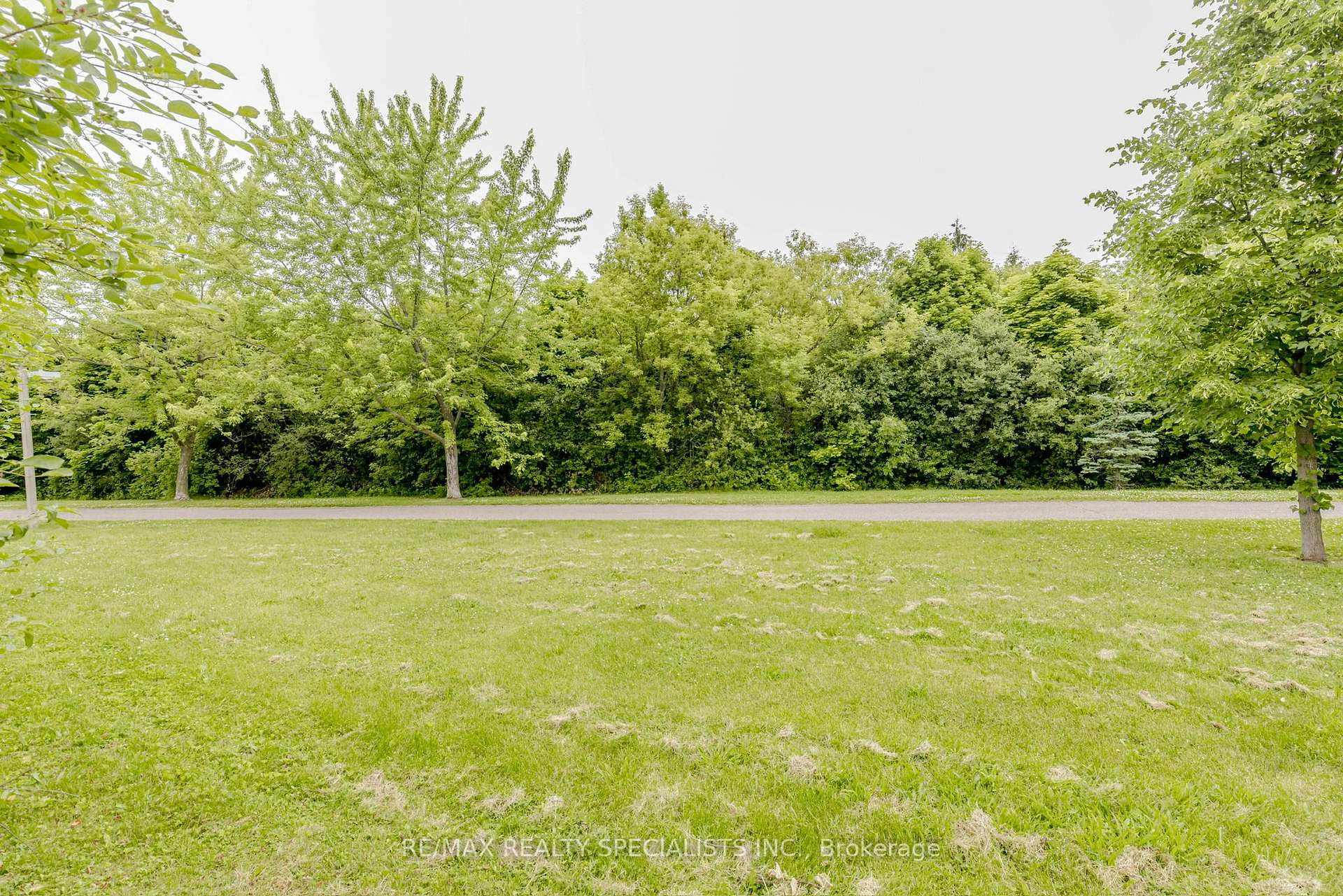 Photo 23 of 35 Addington Crescent, Brampton, Avondale — HOMEH