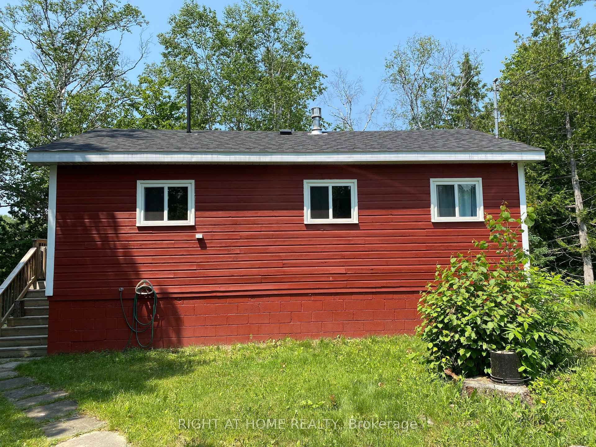 Photo 2 of 104 Lakeside Drive, McKellar — HOMEH