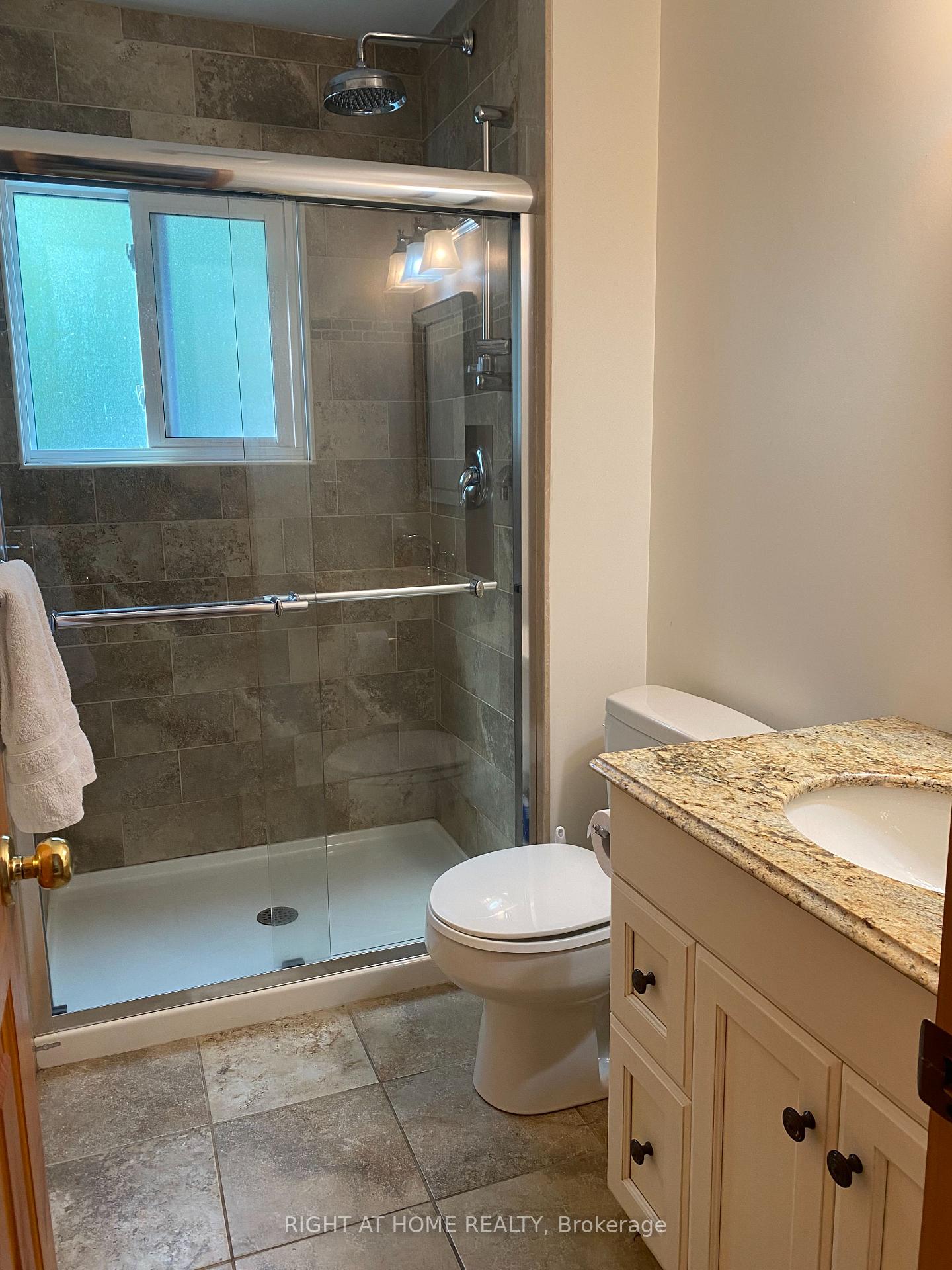 Photo 9 of 104 Lakeside Drive, McKellar — HOMEH