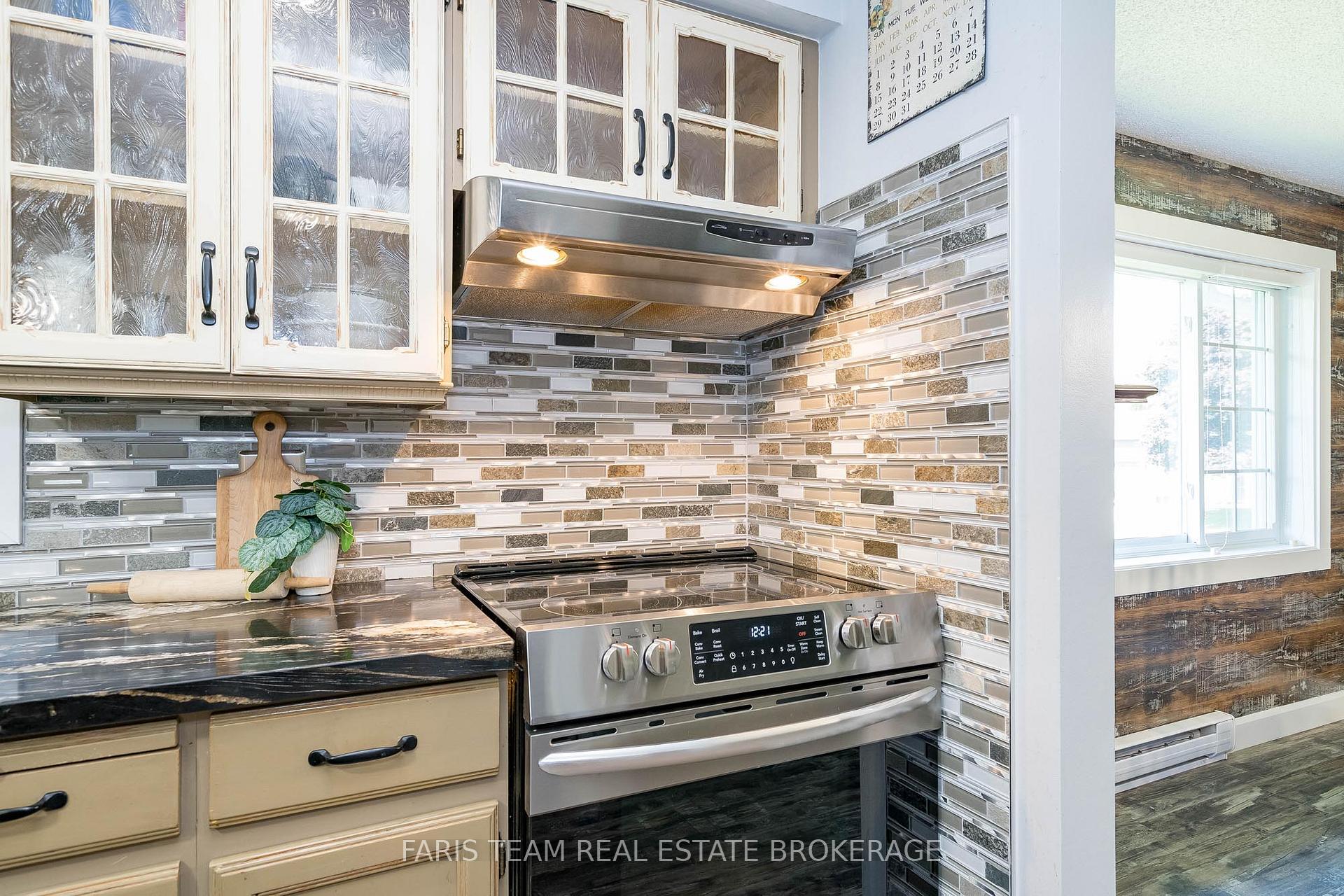 Photo 9 of 132 Patterson Road, Barrie, Ardagh — HOMEH