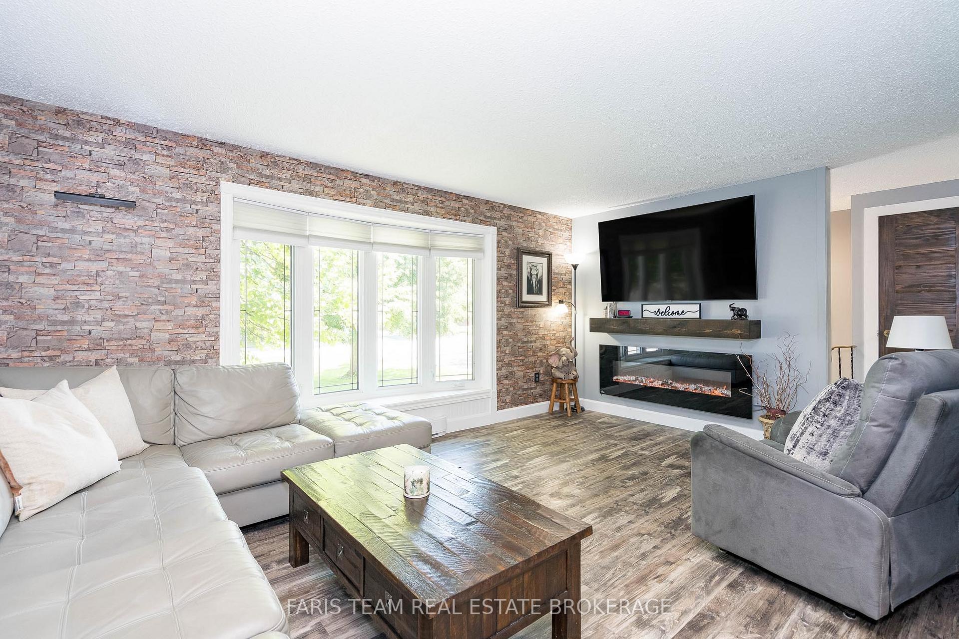 Photo 10 of 132 Patterson Road, Barrie, Ardagh — HOMEH