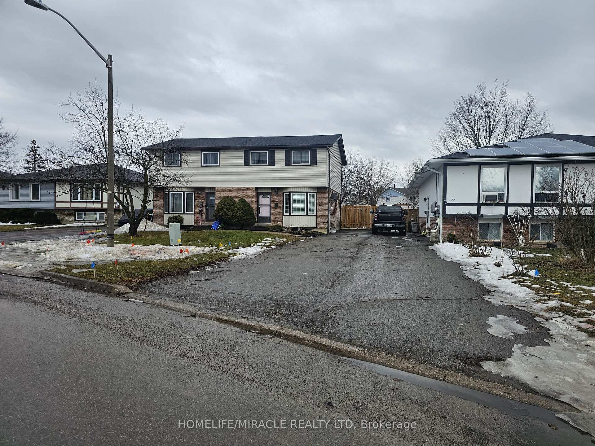 Photo 1 of 25 Arran Drive, St. Catharines, Lakeport — HOMEH