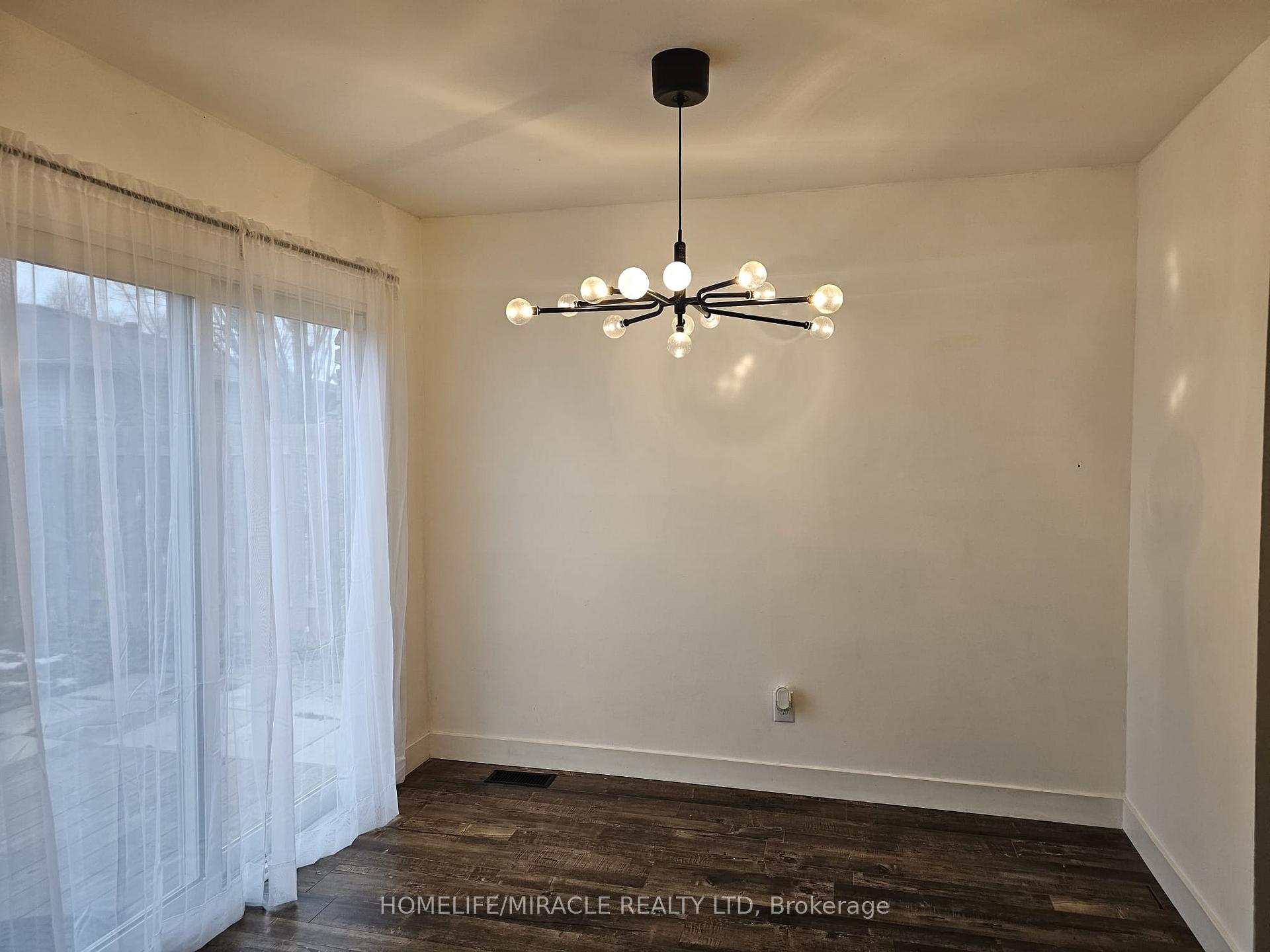 Photo 7 of 25 Arran Drive, St. Catharines, Lakeport — HOMEH