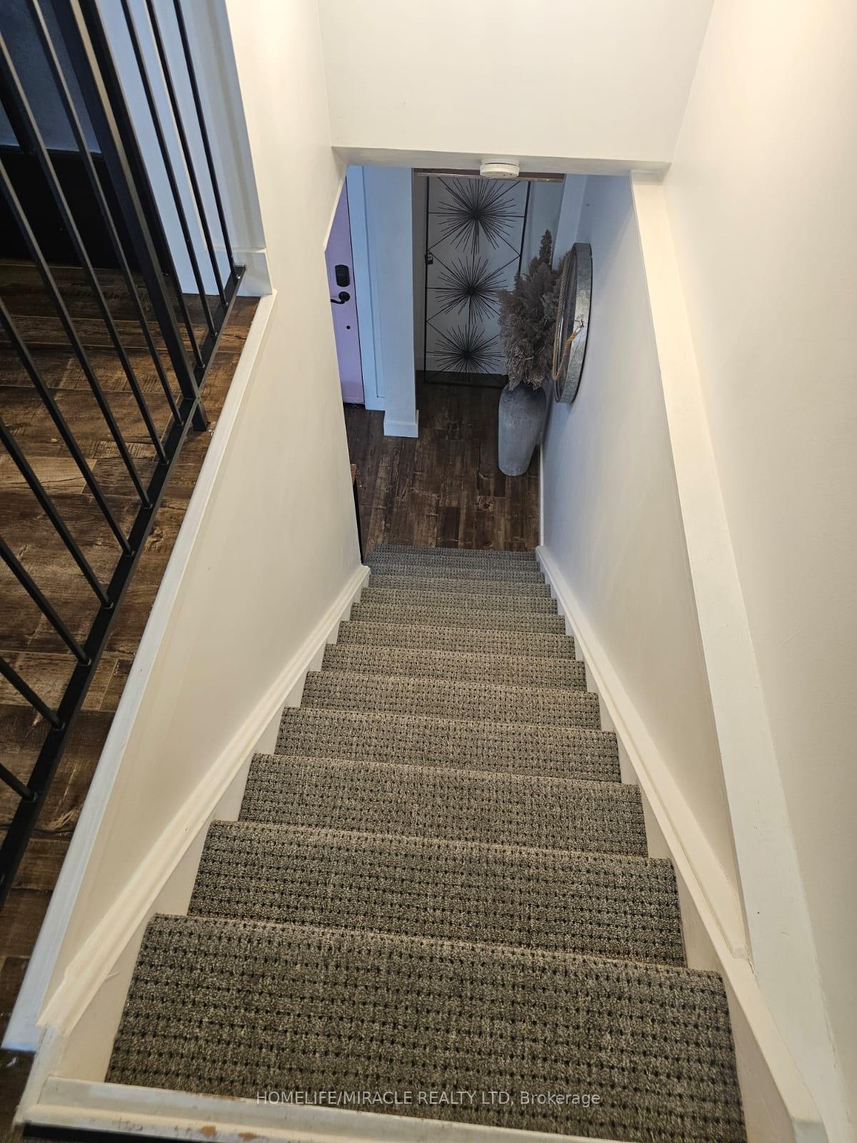 Photo 8 of 25 Arran Drive, St. Catharines, Lakeport — HOMEH