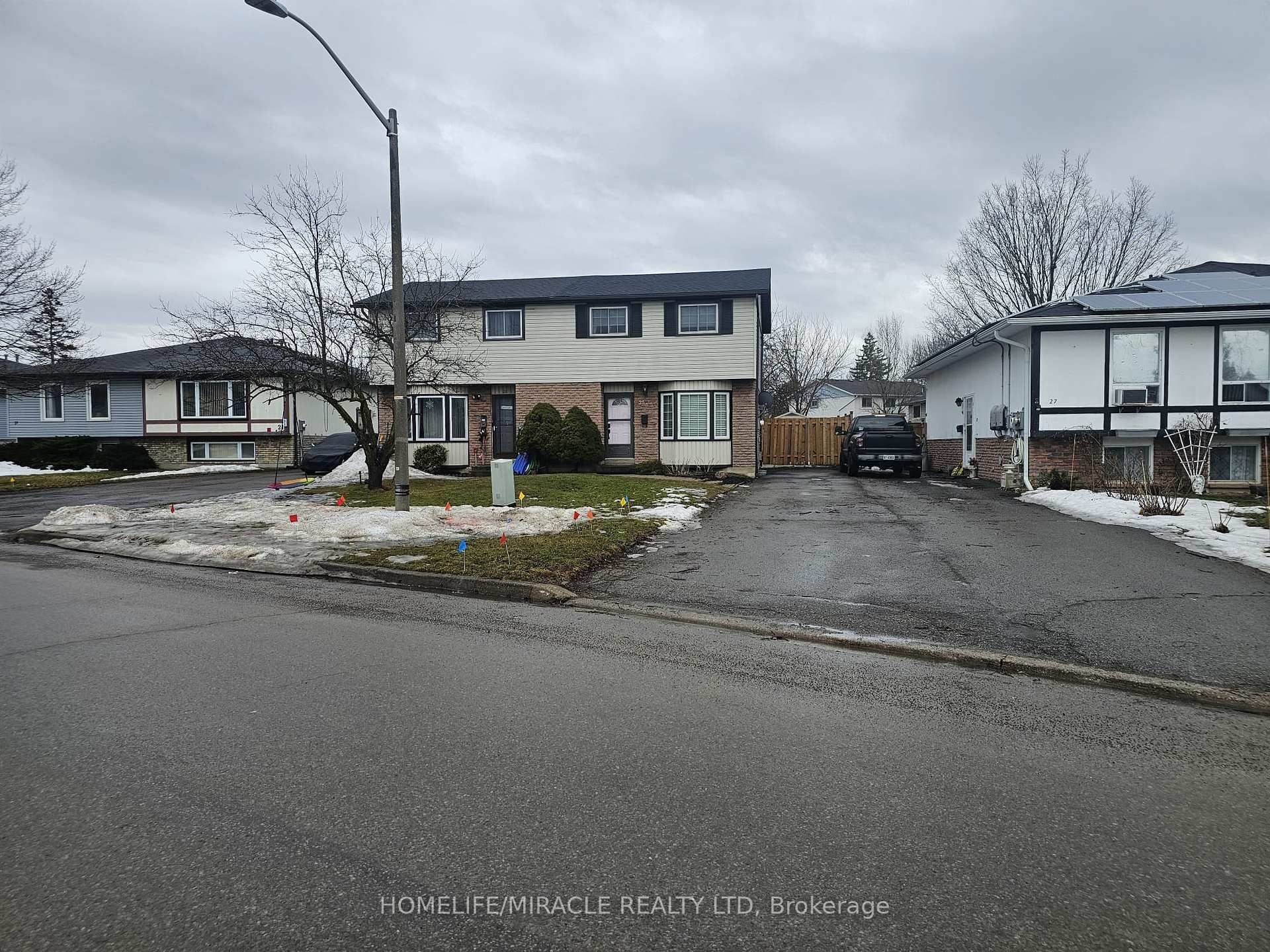 Photo 10 of 25 Arran Drive, St. Catharines, Lakeport — HOMEH