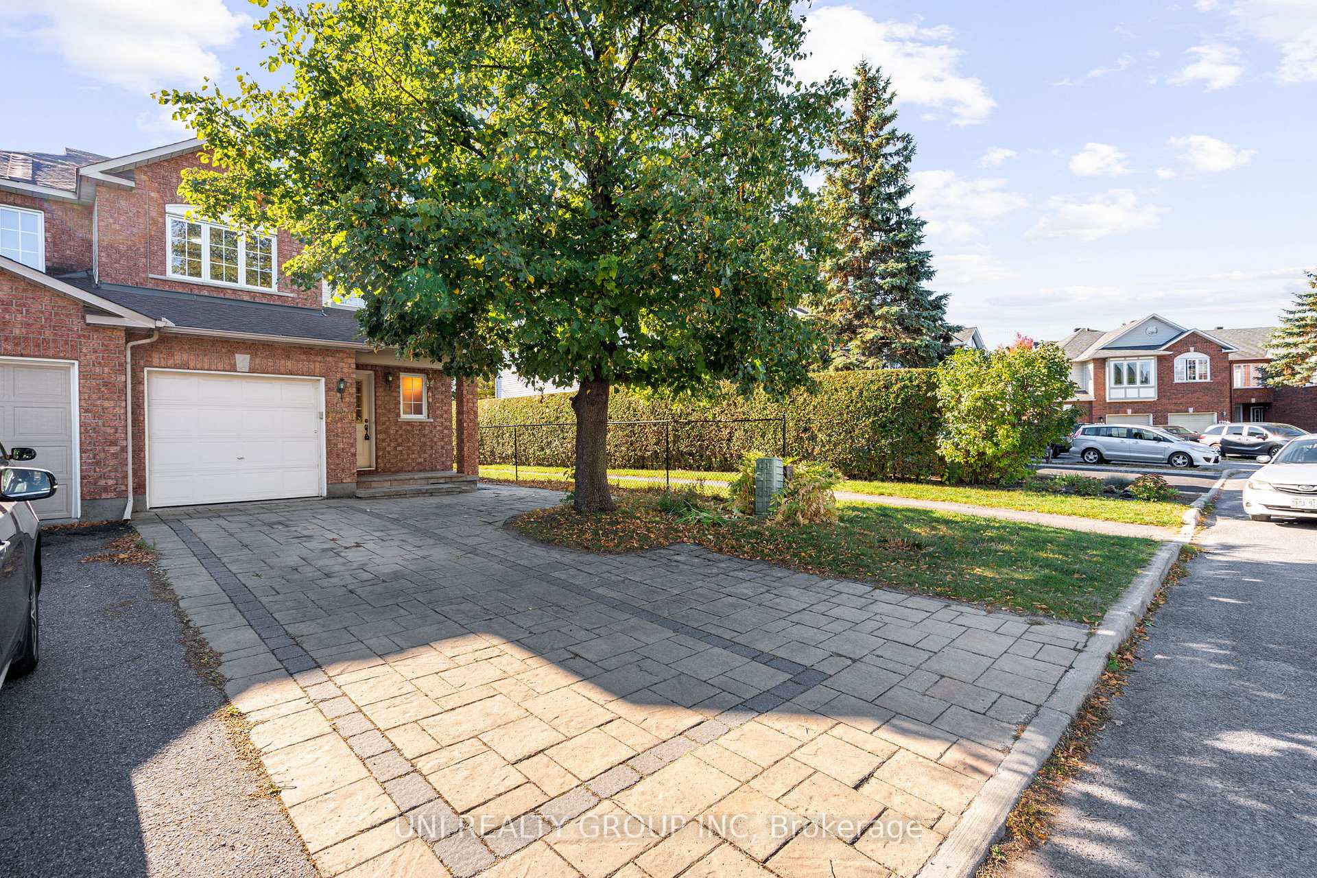 Photo 3 of 1720 Jobin Crescent, Ottawa, Carson Grove — HOMEH