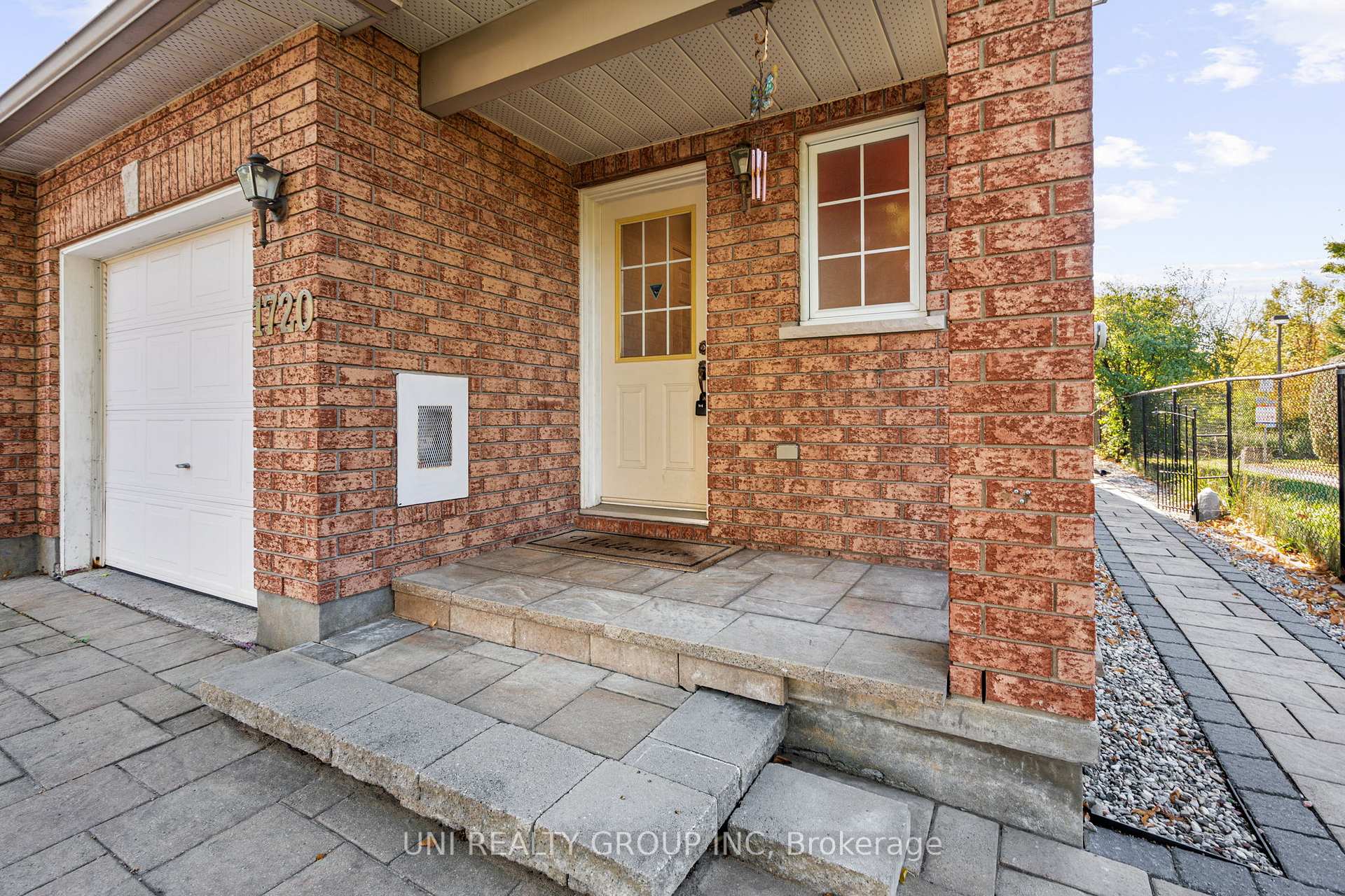 Photo 2 of 1720 Jobin Crescent, Ottawa, Carson Grove — HOMEH