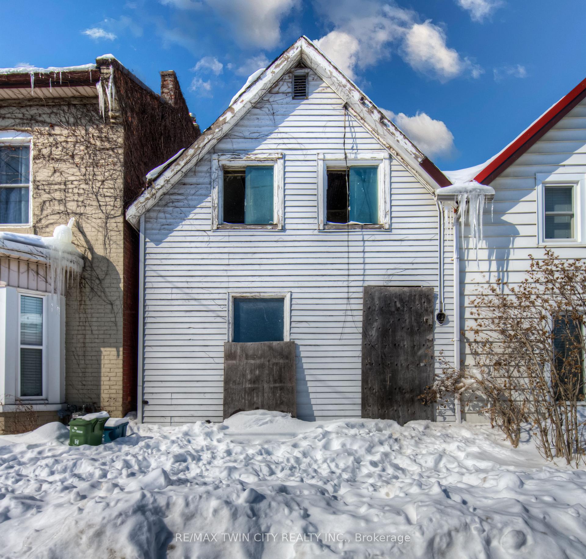 Photo 3 of 45 Tisdale Street N, Hamilton, Landsdale — HOMEH