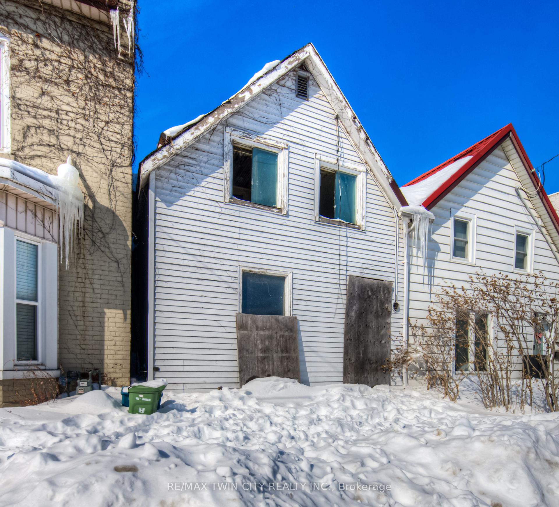 Photo 4 of 45 Tisdale Street N, Hamilton, Landsdale — HOMEH