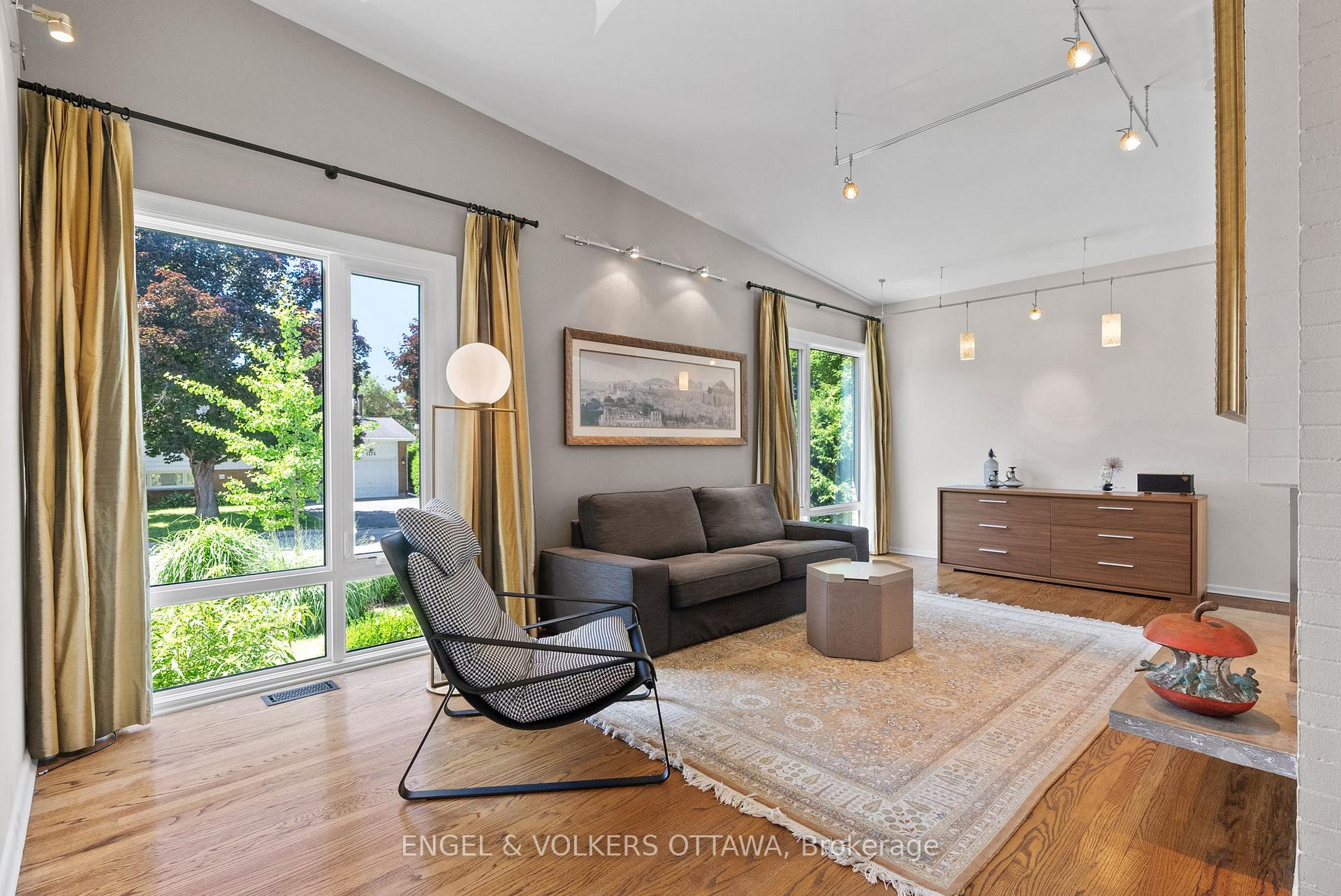 Photo 5 of 1175 Bonnie Crescent, Ottawa, Copeland Park — HOMEH