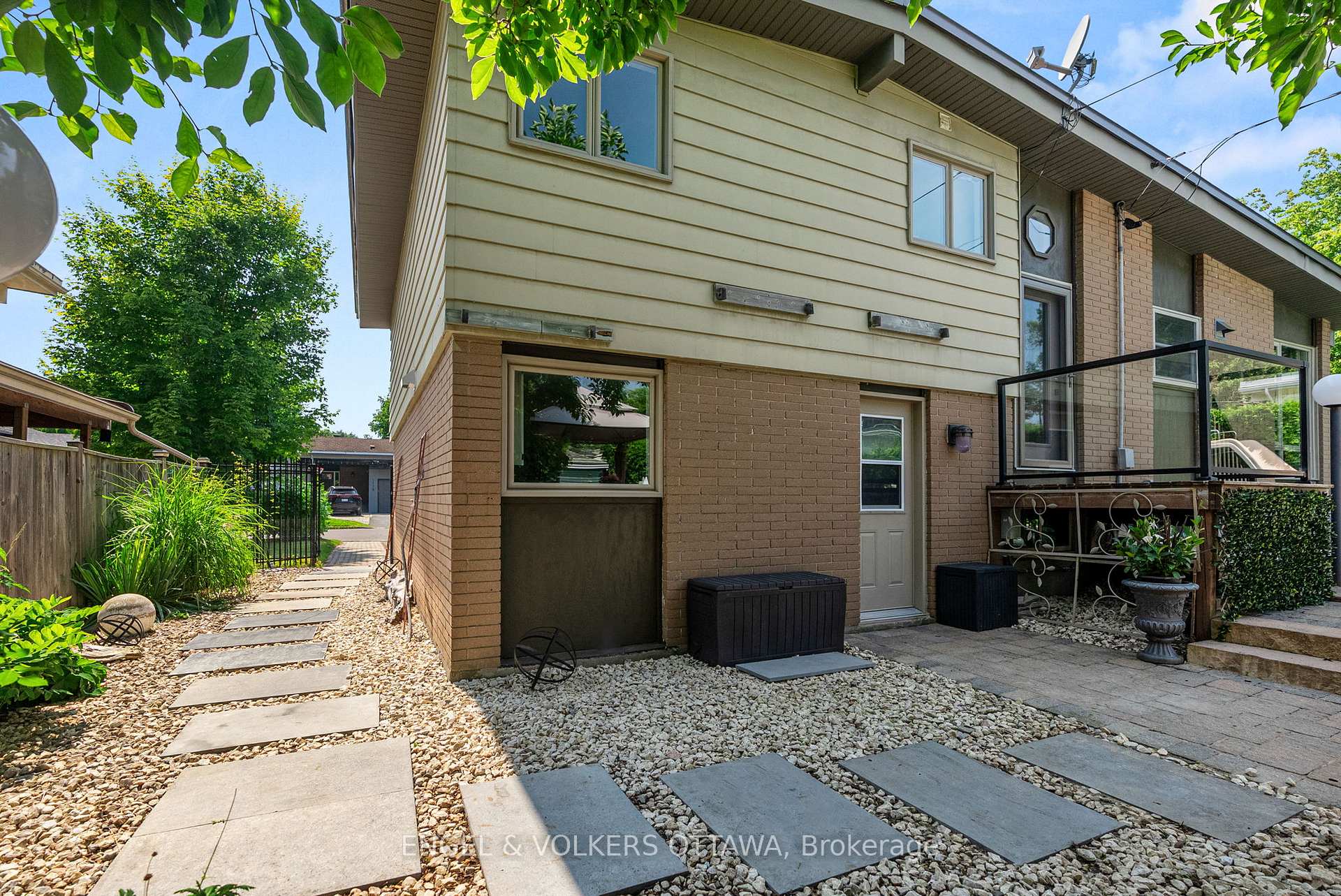Photo 31 of 1175 Bonnie Crescent, Ottawa, Copeland Park — HOMEH