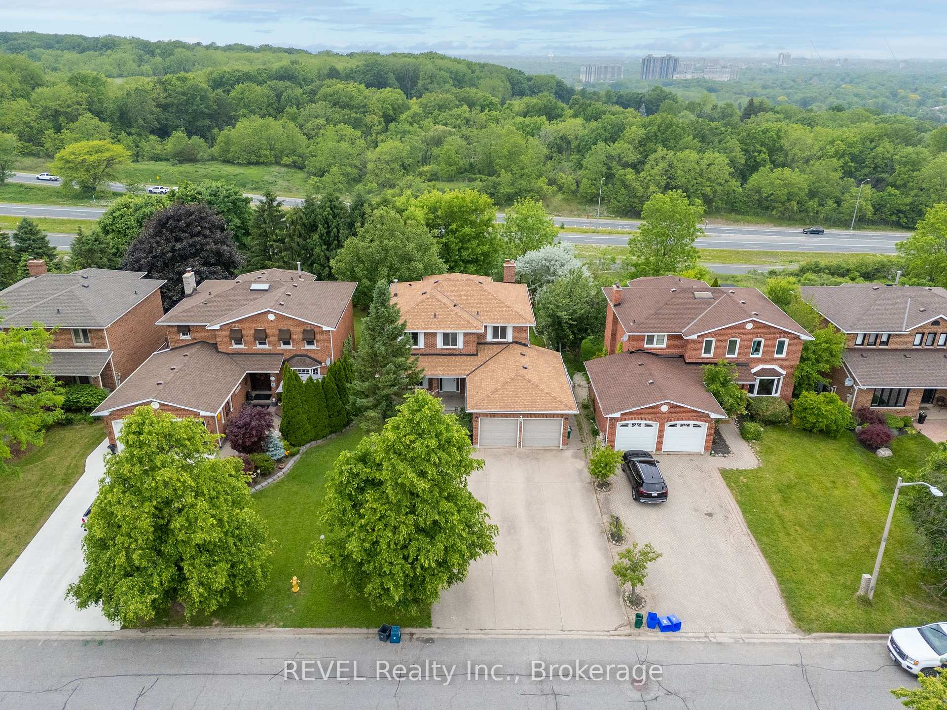 Photo 47 of 48 Barbican Trail, St. Catharines, Burleigh Hill — HOMEH