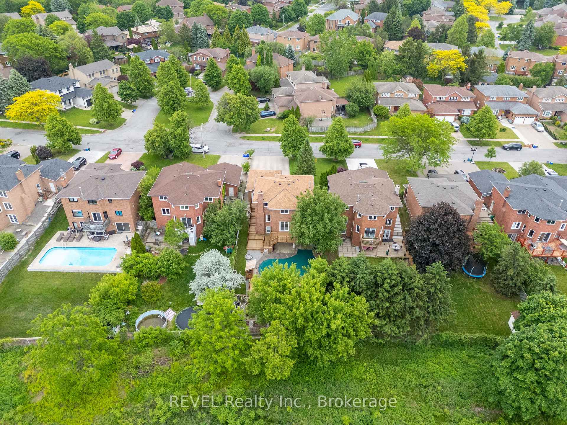Photo 49 of 48 Barbican Trail, St. Catharines, Burleigh Hill — HOMEH