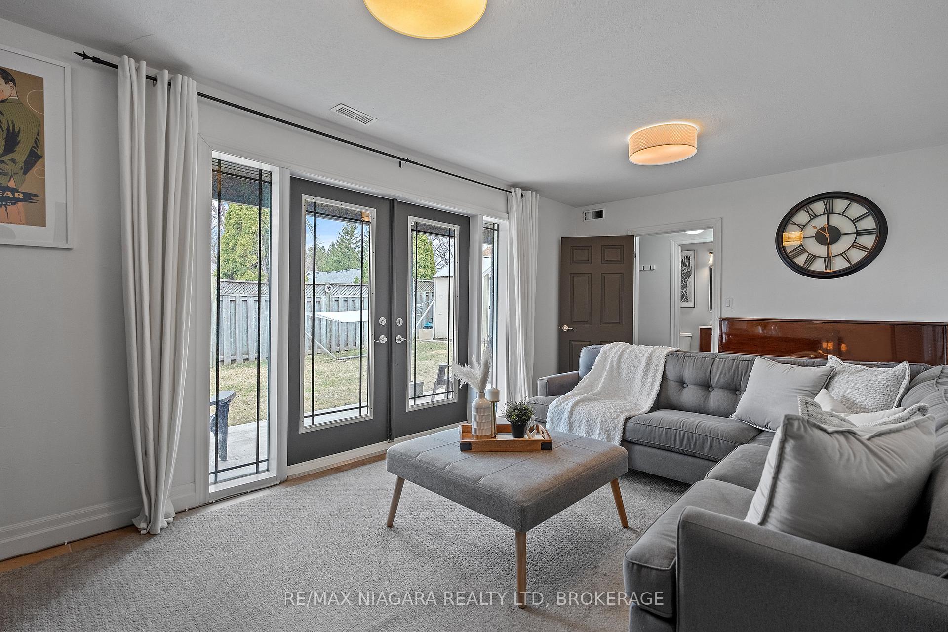 Photo 19 of 29 Beacon Hill Drive, St. Catharines, Burleigh Hill — HOMEH