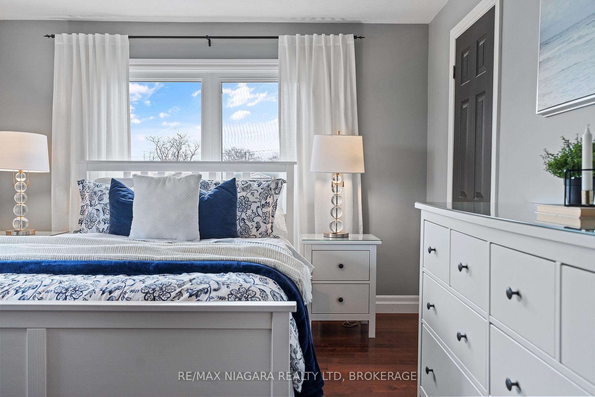 Photo 21 of 29 Beacon Hill Drive, St. Catharines, Burleigh Hill — HOMEH