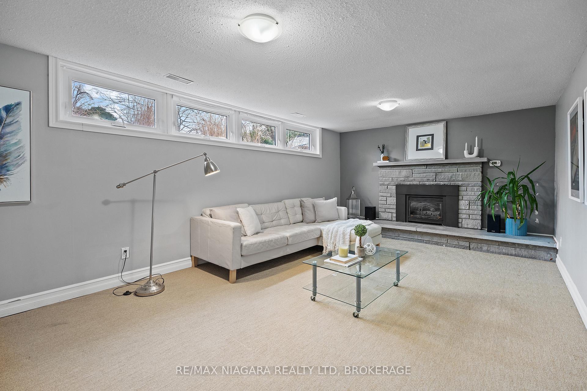 Photo 28 of 29 Beacon Hill Drive, St. Catharines, Burleigh Hill — HOMEH