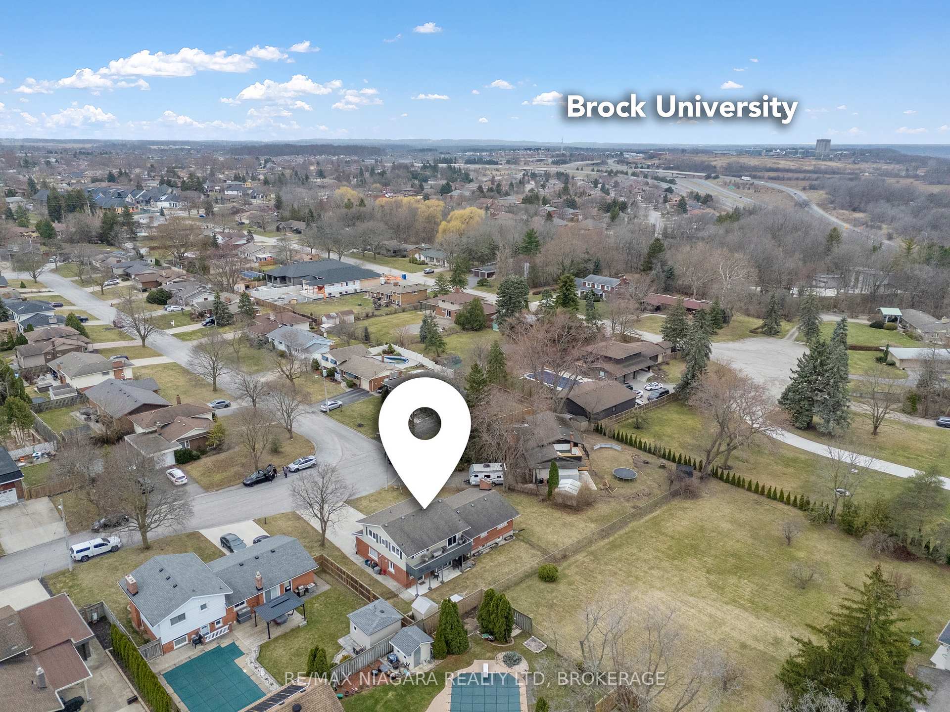 Photo 33 of 29 Beacon Hill Drive, St. Catharines, Burleigh Hill — HOMEH