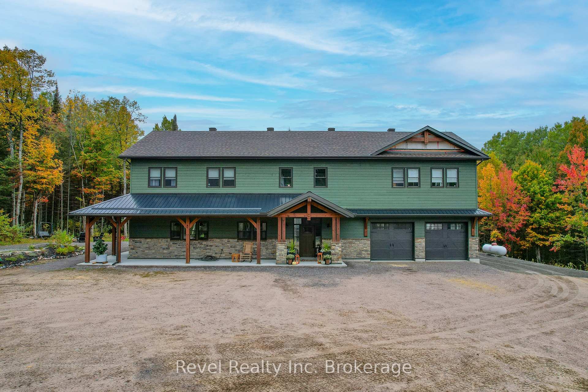 Front of 1196 River Road