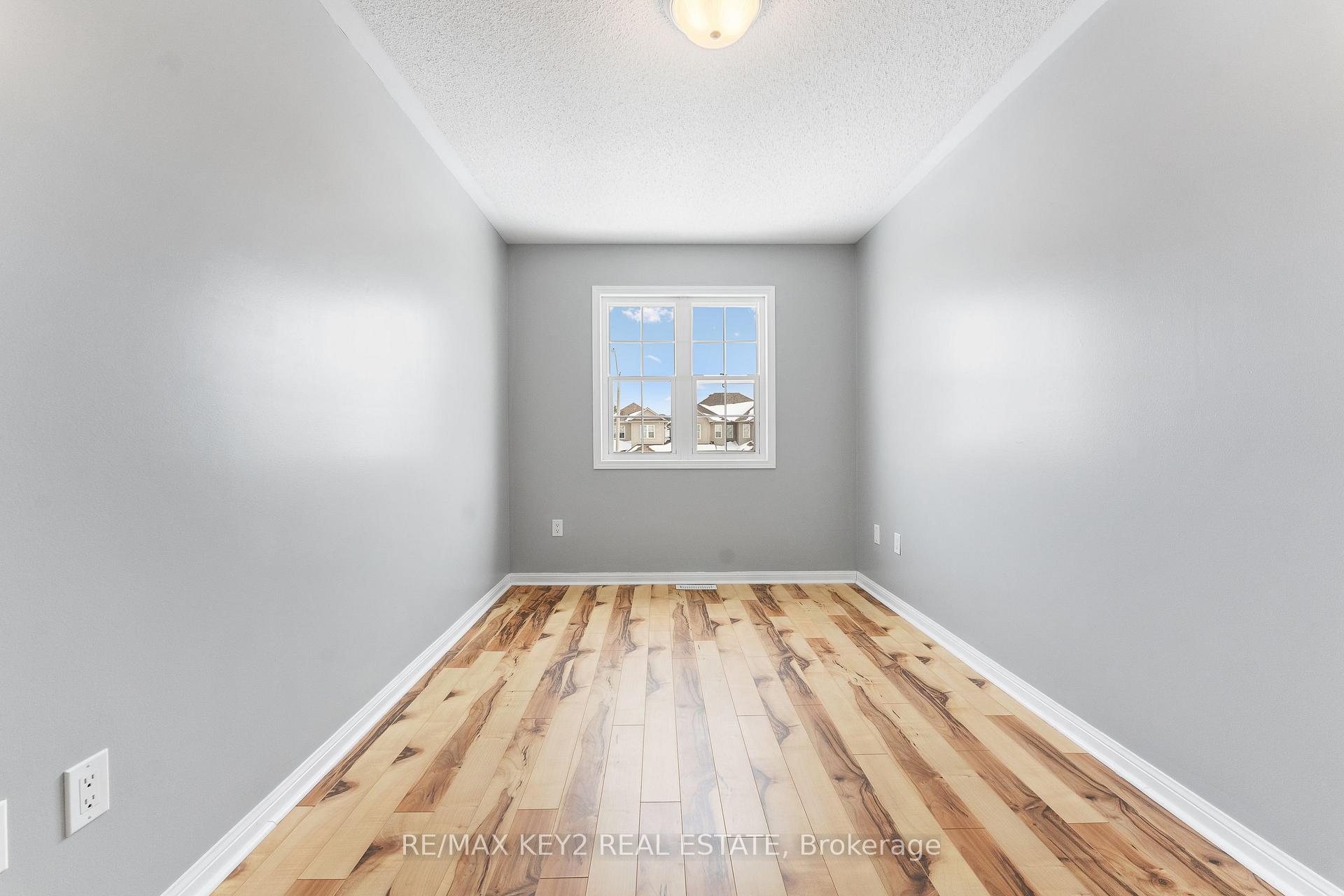 Photo 22 of 80 Commonwealth Road, Barrie, Innis-Shore — HOMEH
