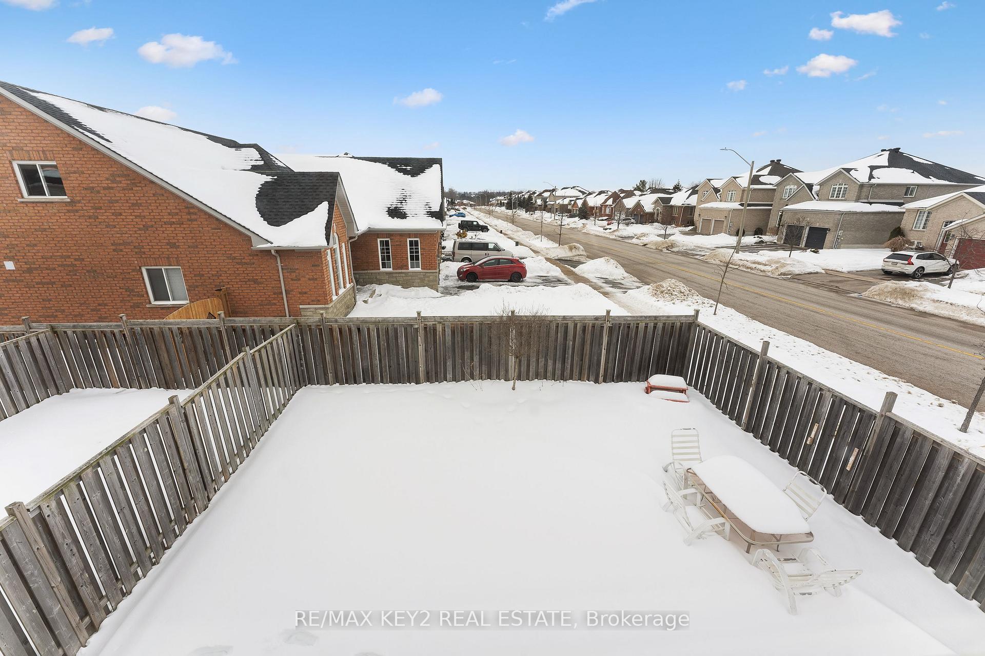 Photo 36 of 80 Commonwealth Road, Barrie, Innis-Shore — HOMEH