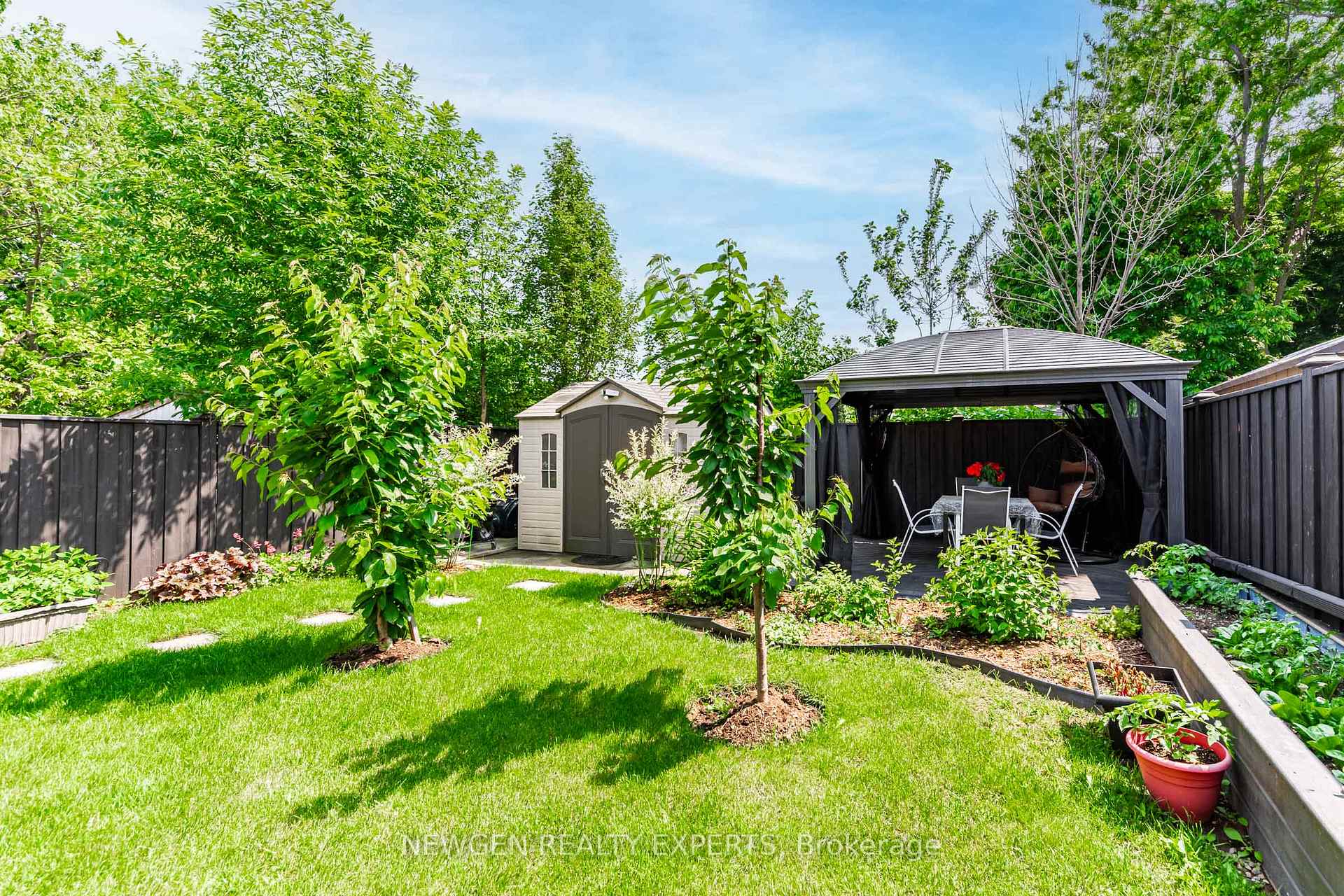 Photo 18 of 25 Bruce Beer Drive, Brampton, Madoc — HOMEH