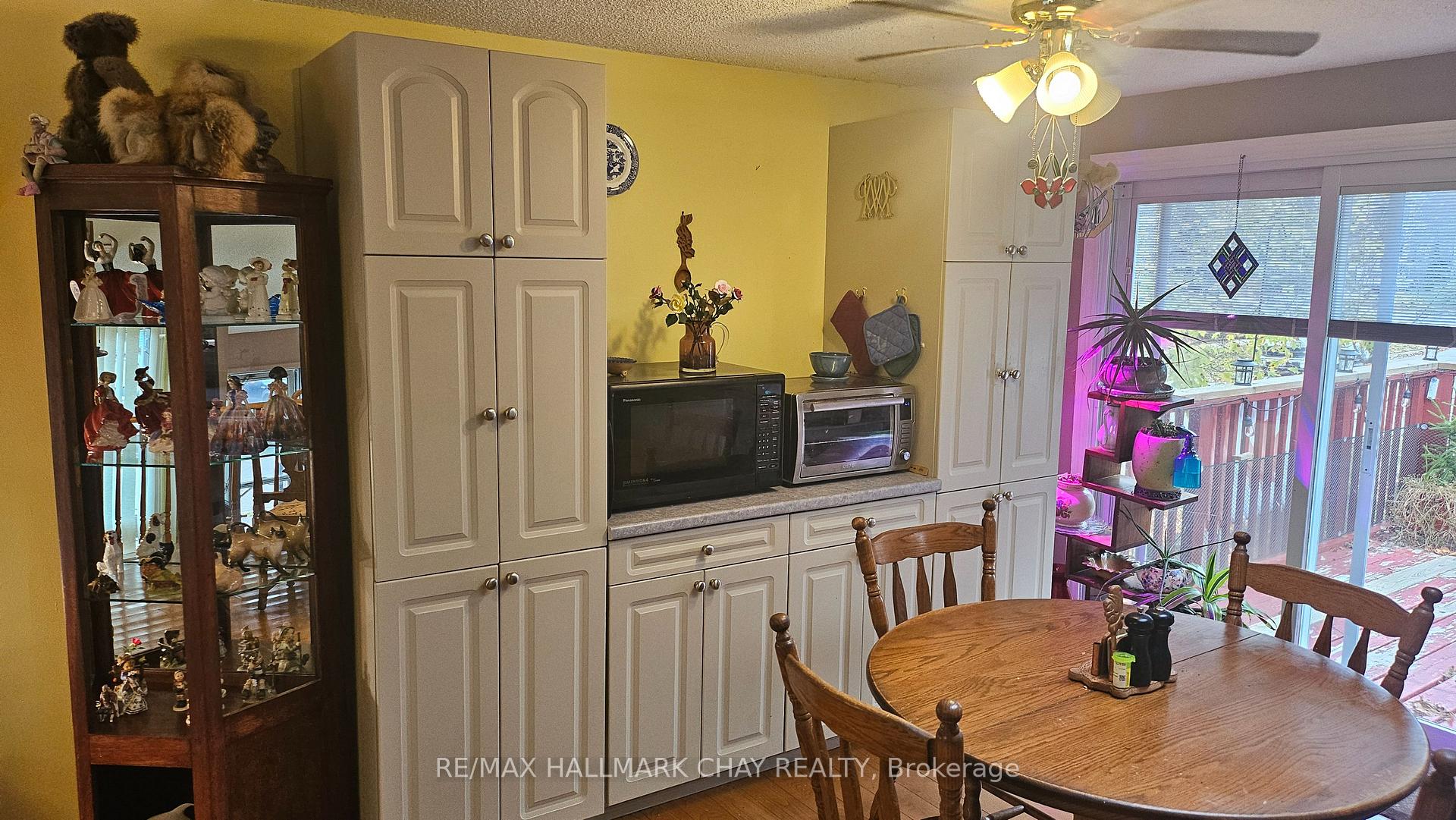 Photo 13 of 110 Shakespeare Crescent, Barrie, Letitia Heights — HOMEH