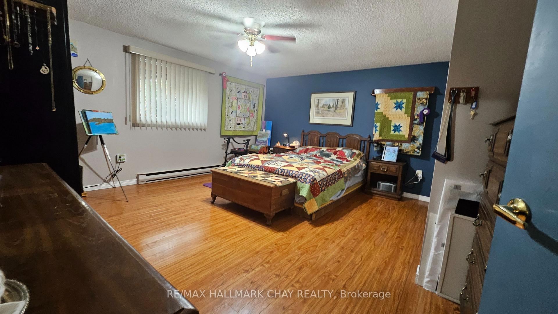 Photo 17 of 110 Shakespeare Crescent, Barrie, Letitia Heights — HOMEH