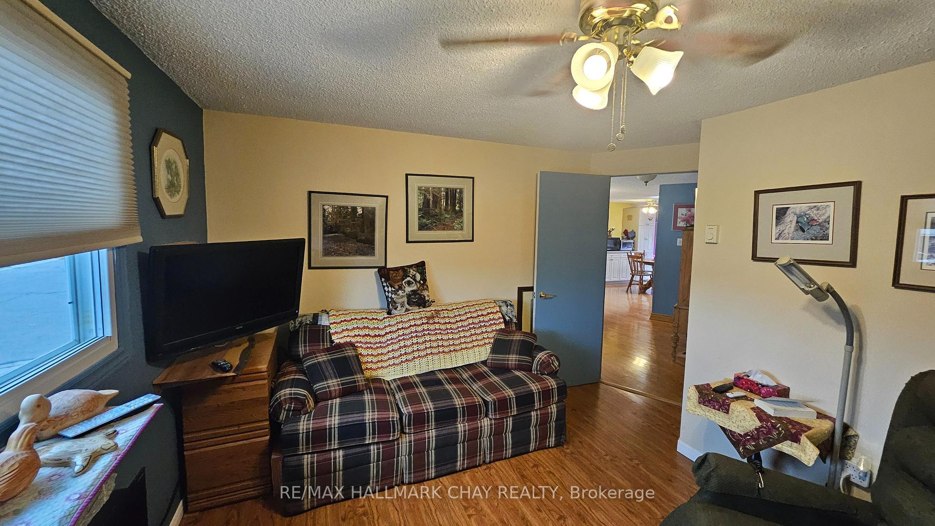 Photo 18 of 110 Shakespeare Crescent, Barrie, Letitia Heights — HOMEH