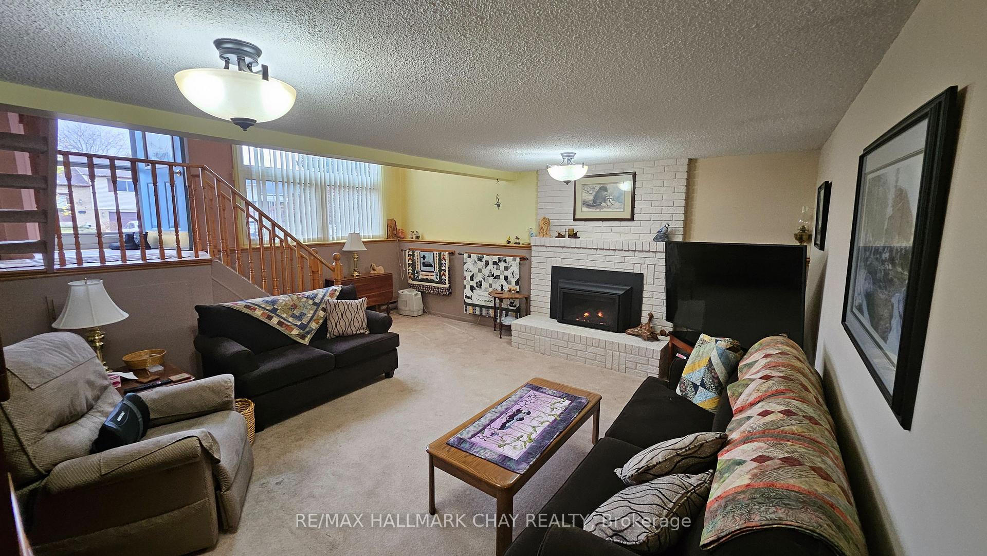 Photo 20 of 110 Shakespeare Crescent, Barrie, Letitia Heights — HOMEH