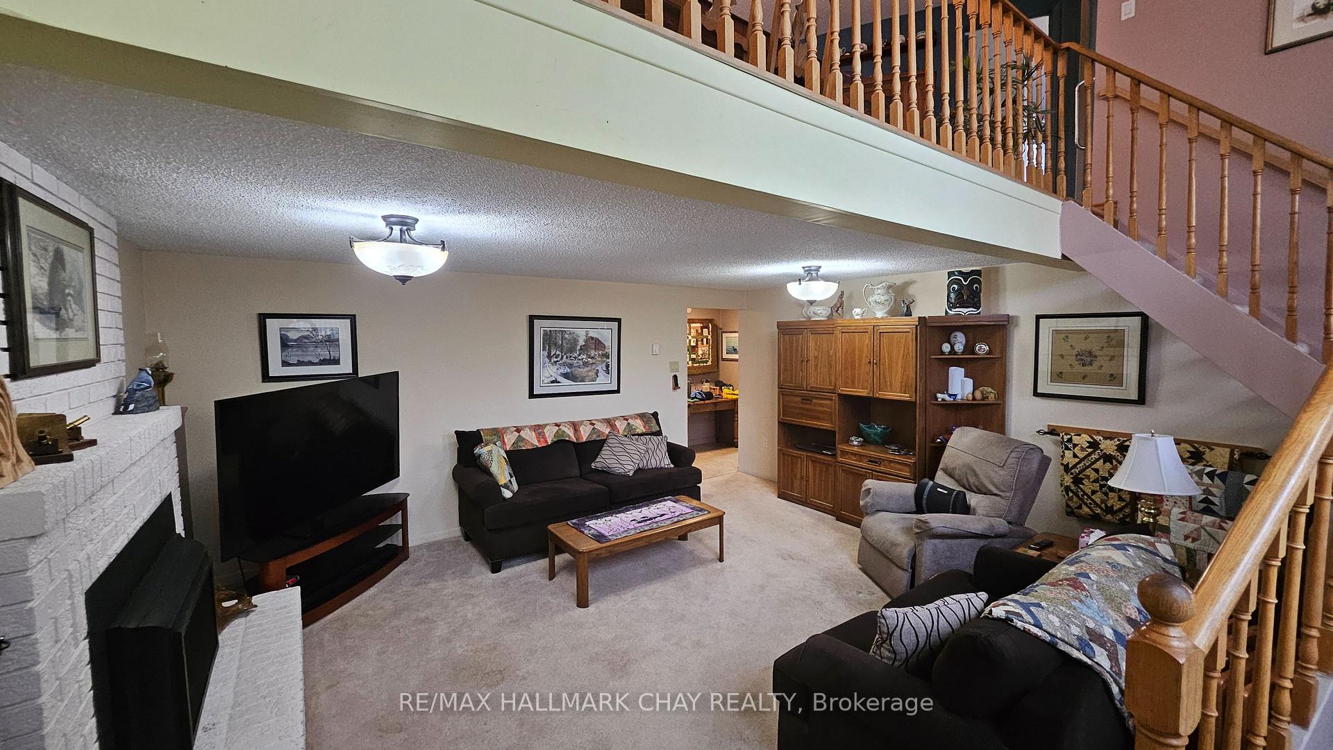 Photo 21 of 110 Shakespeare Crescent, Barrie, Letitia Heights — HOMEH