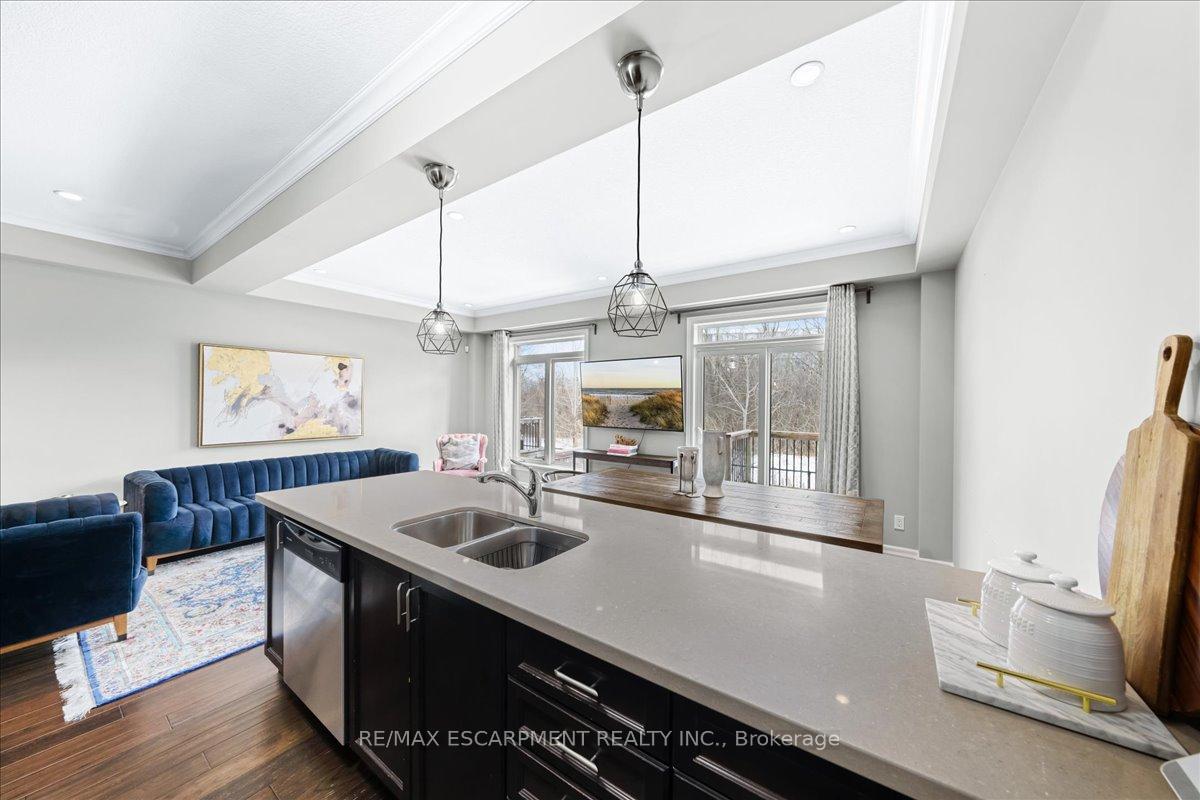Photo 2 of 75 Southshore Crescent, Hamilton, Stoney Creek — HOMEH