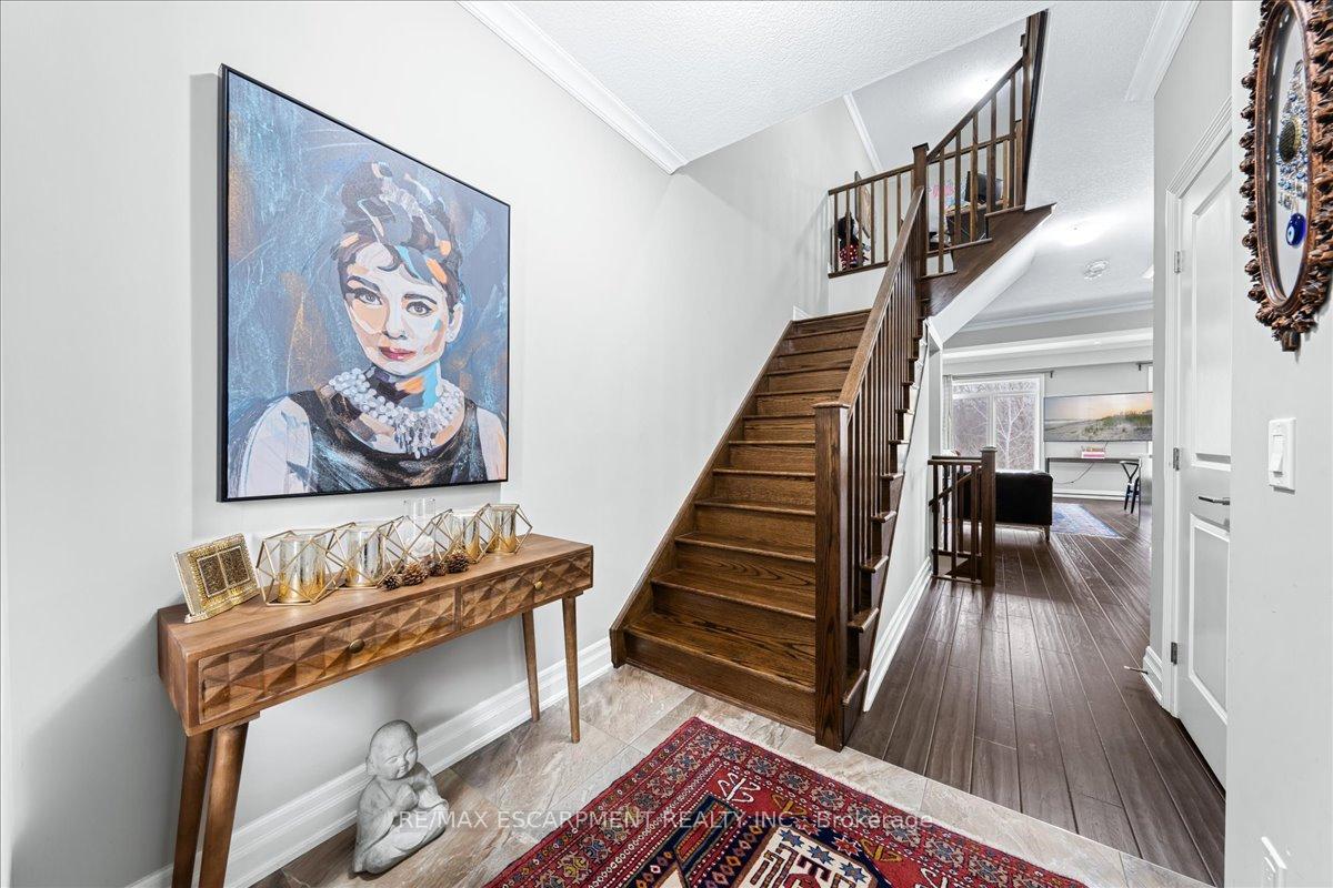 Photo 3 of 75 Southshore Crescent, Hamilton, Stoney Creek — HOMEH