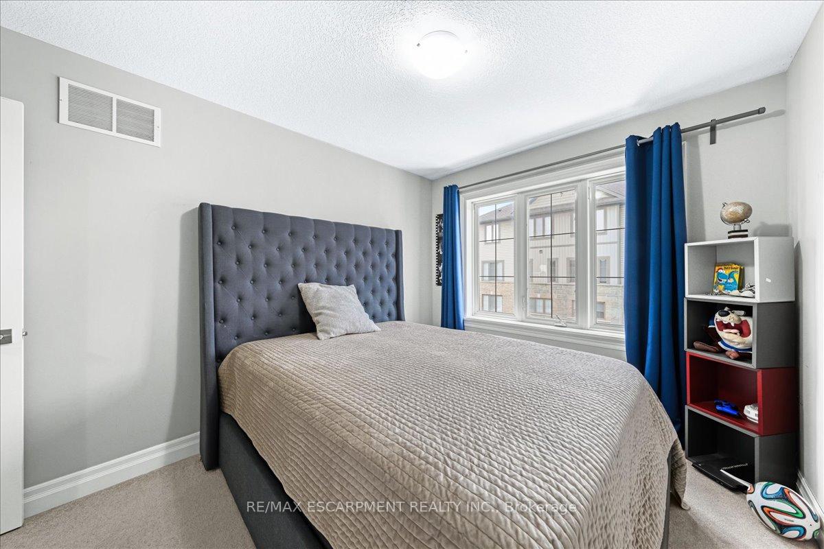 Photo 33 of 75 Southshore Crescent, Hamilton, Stoney Creek — HOMEH